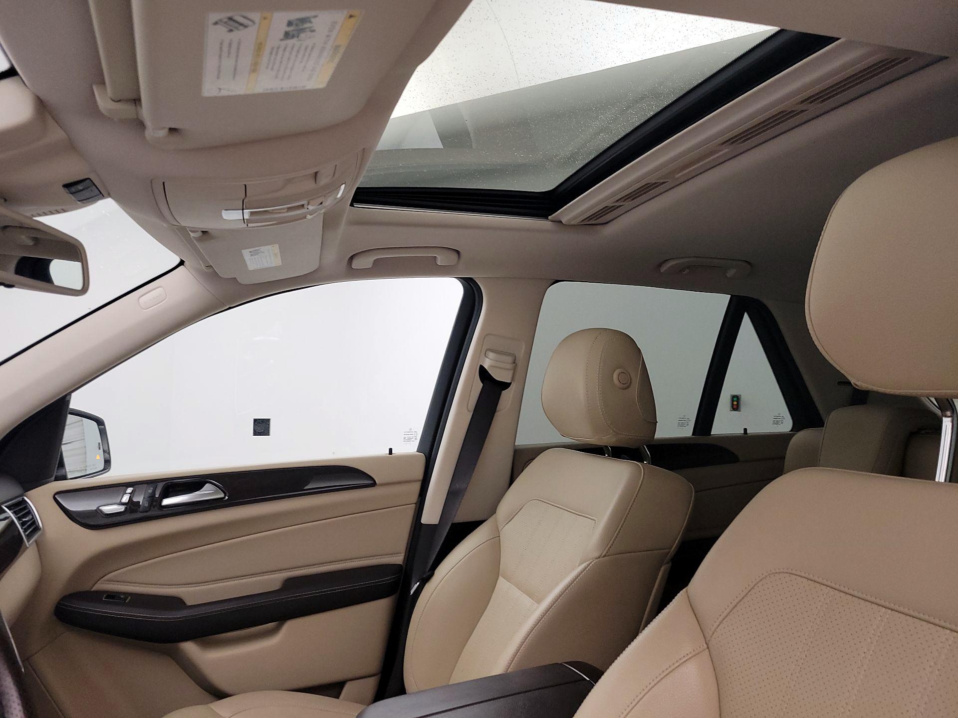 Thumbnail: 2016 Mercedes-Benz GLE - 17