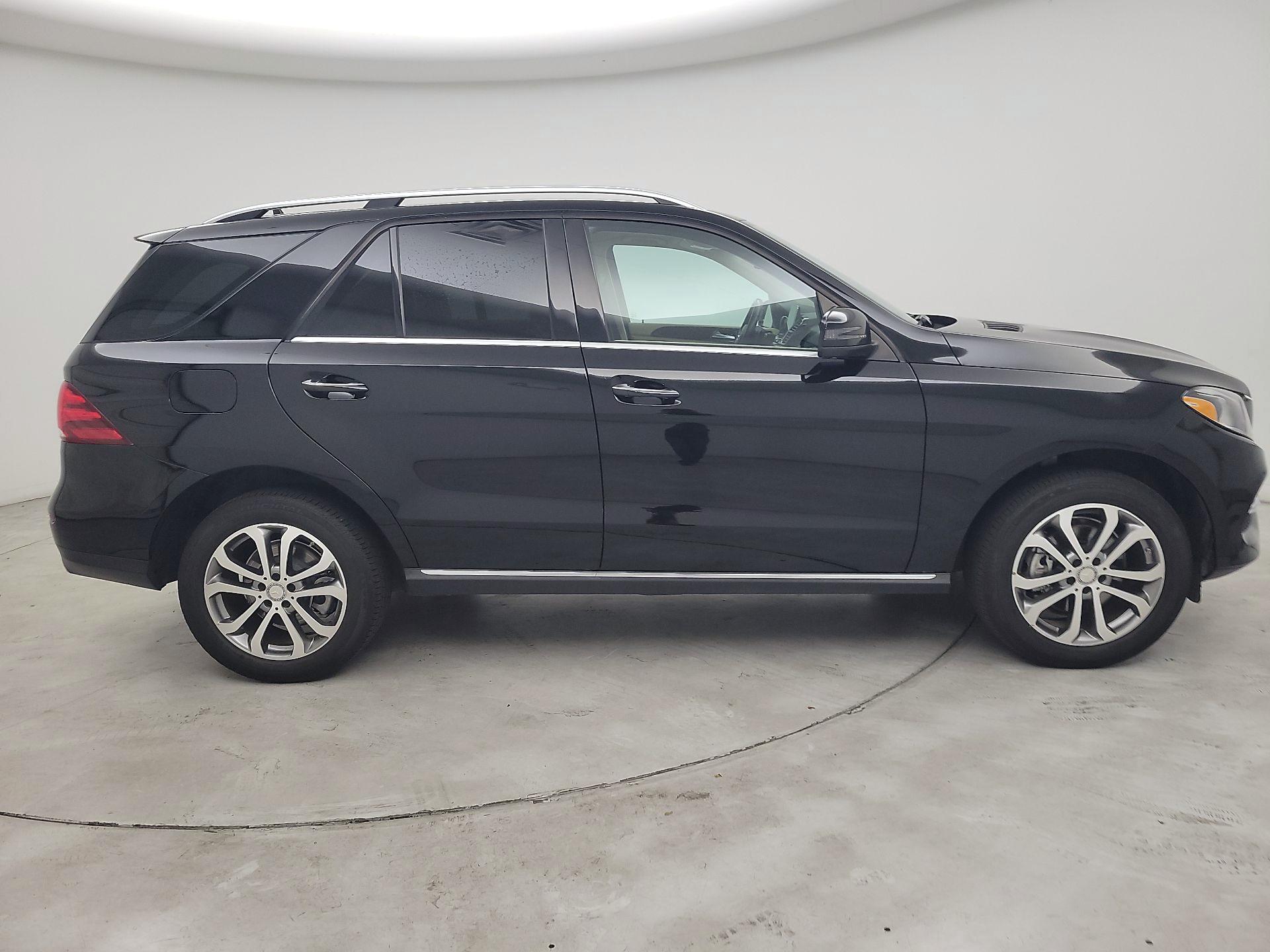 Thumbnail: 2016 Mercedes-Benz GLE - 4