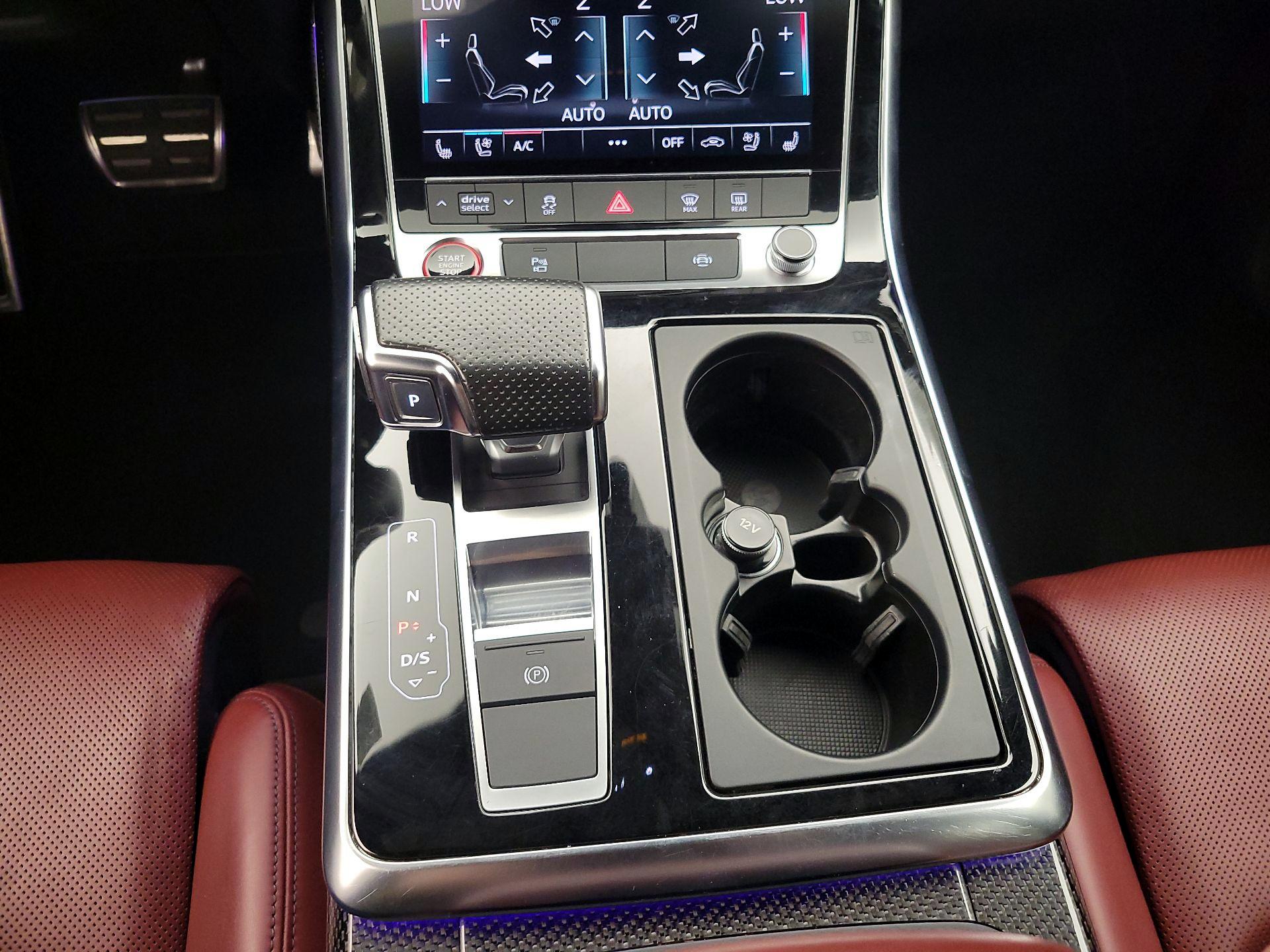 Thumbnail: 2022 Audi SQ8 - 18