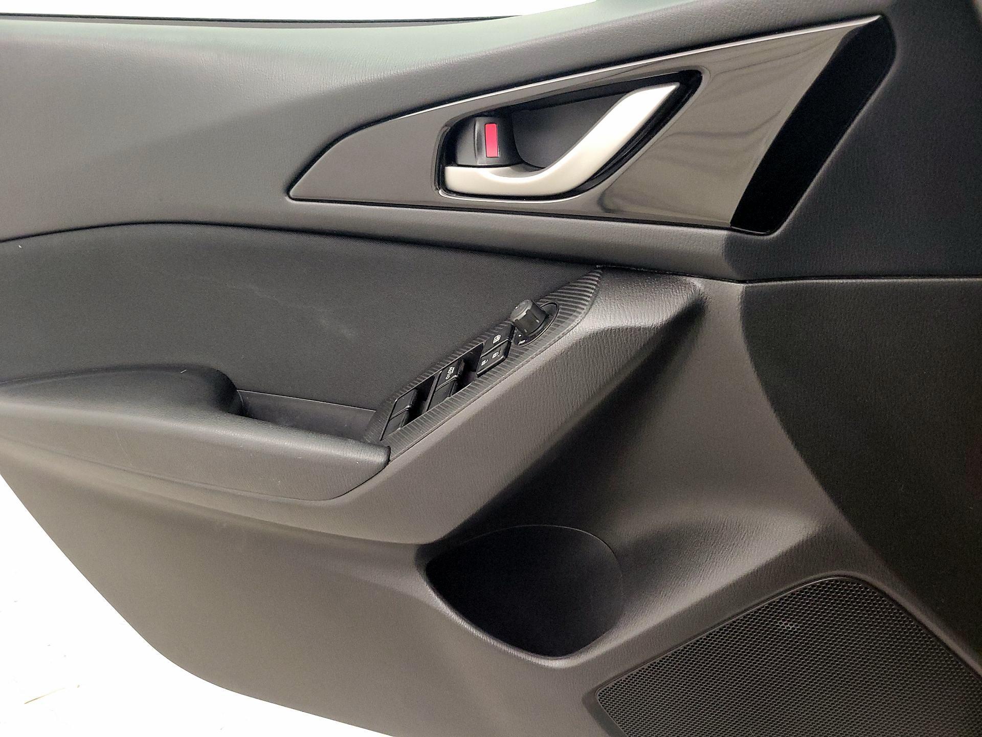Thumbnail: 2015 Mazda Mazda3 - 10