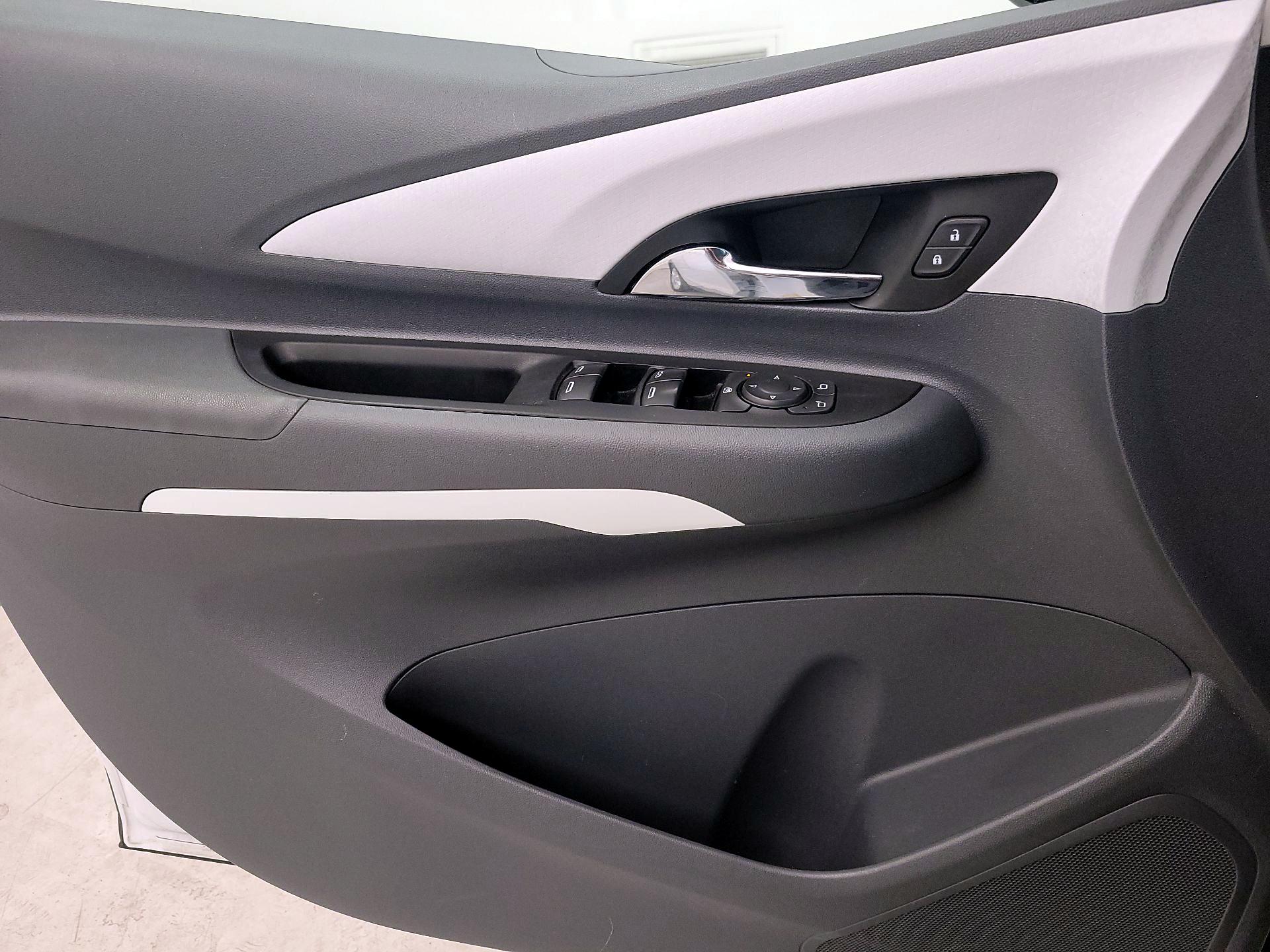 Thumbnail: 2021 Chevrolet Bolt EV - 10