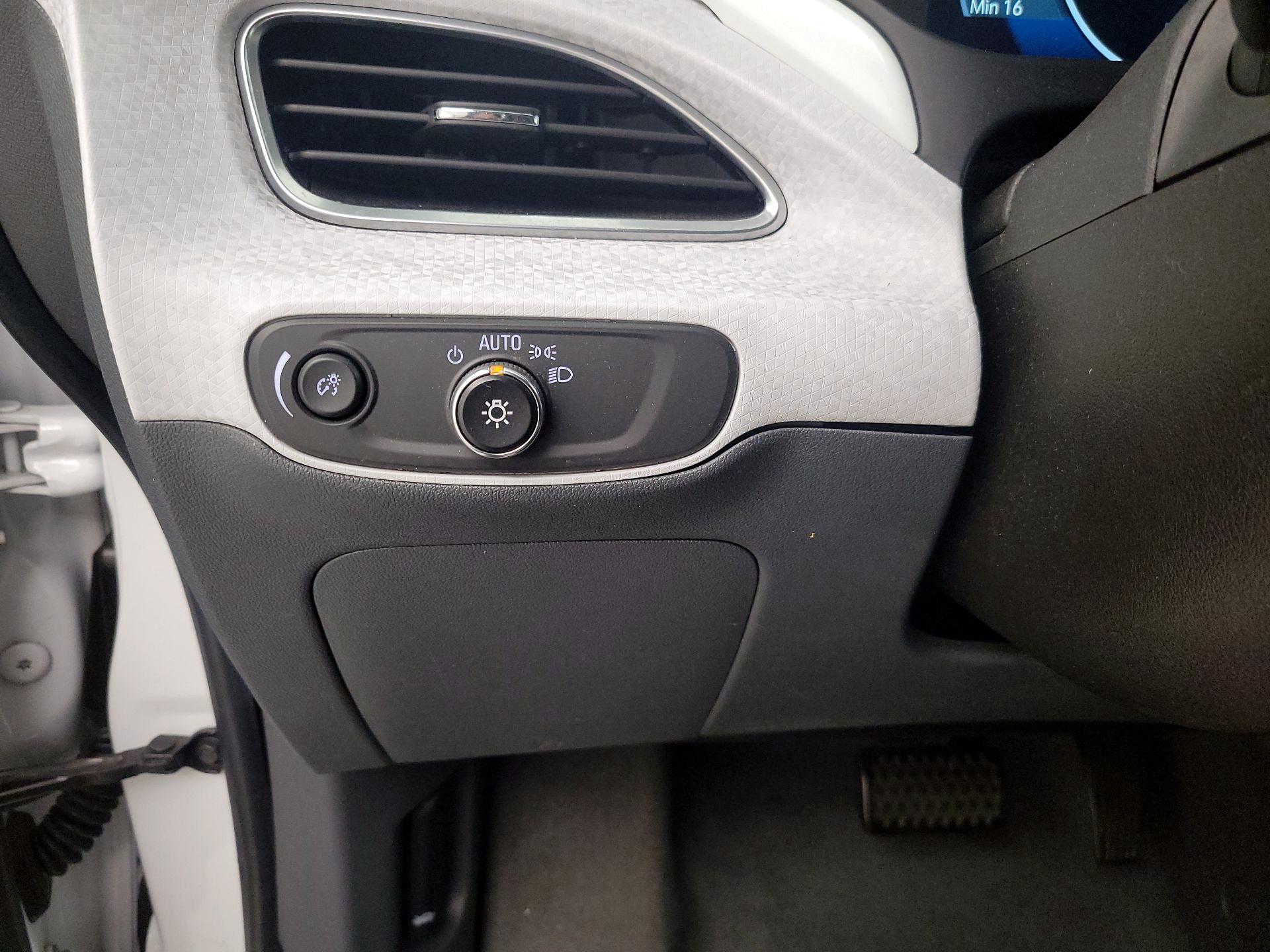 Thumbnail: 2021 Chevrolet Bolt EV - 11