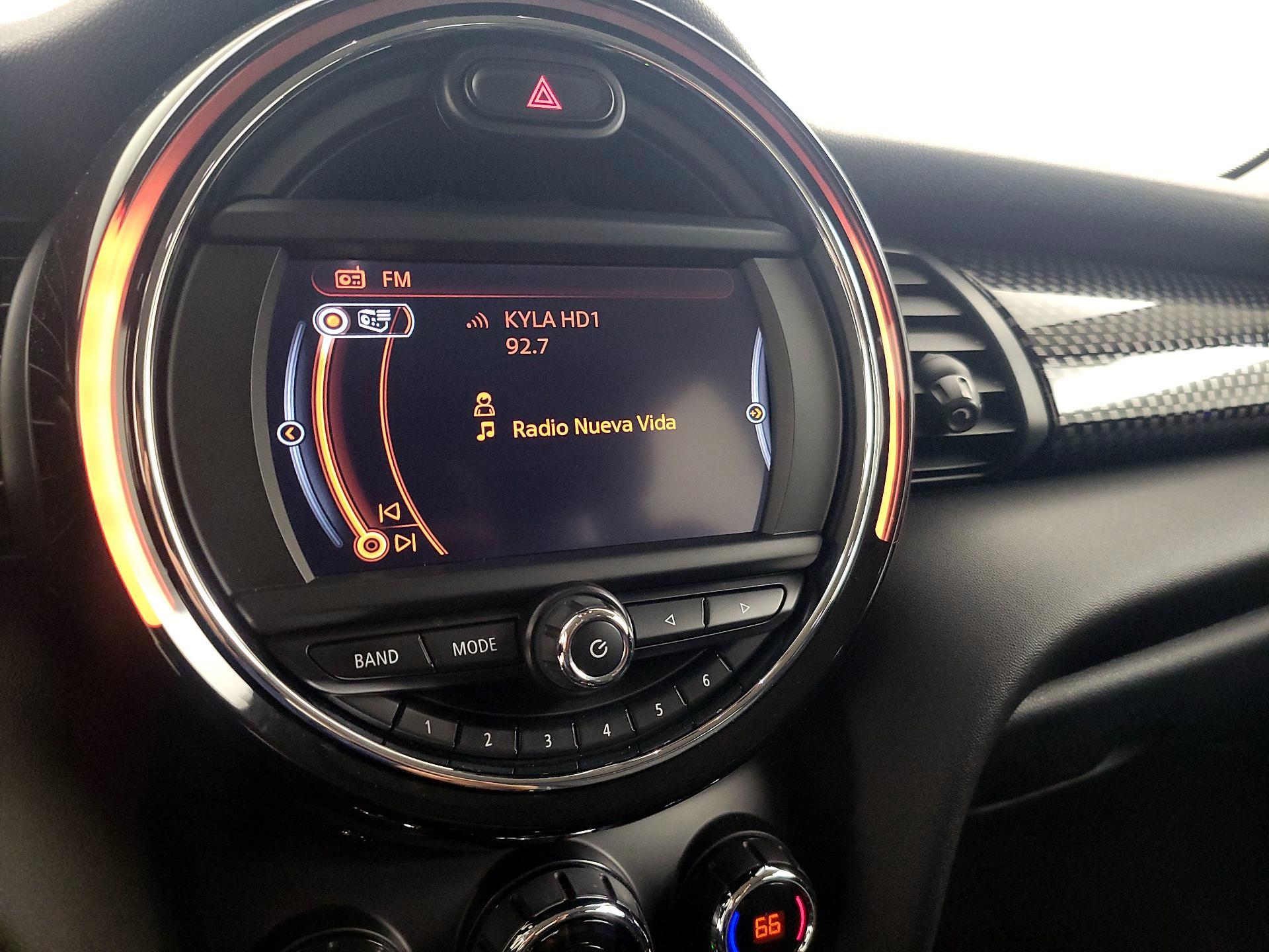 Thumbnail: 2016 MINI Cooper Hardtop - 12