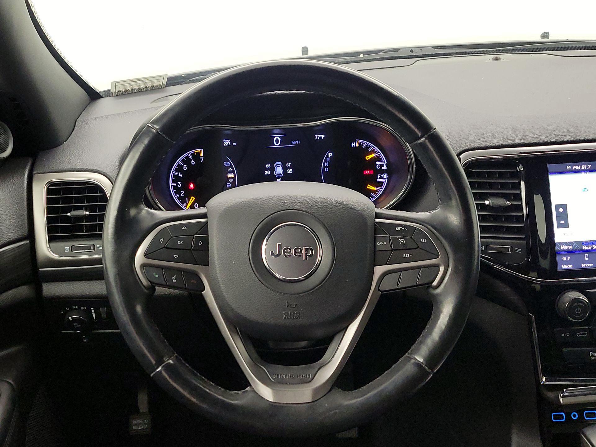 Thumbnail: 2020 Jeep Grand Cherokee - 10