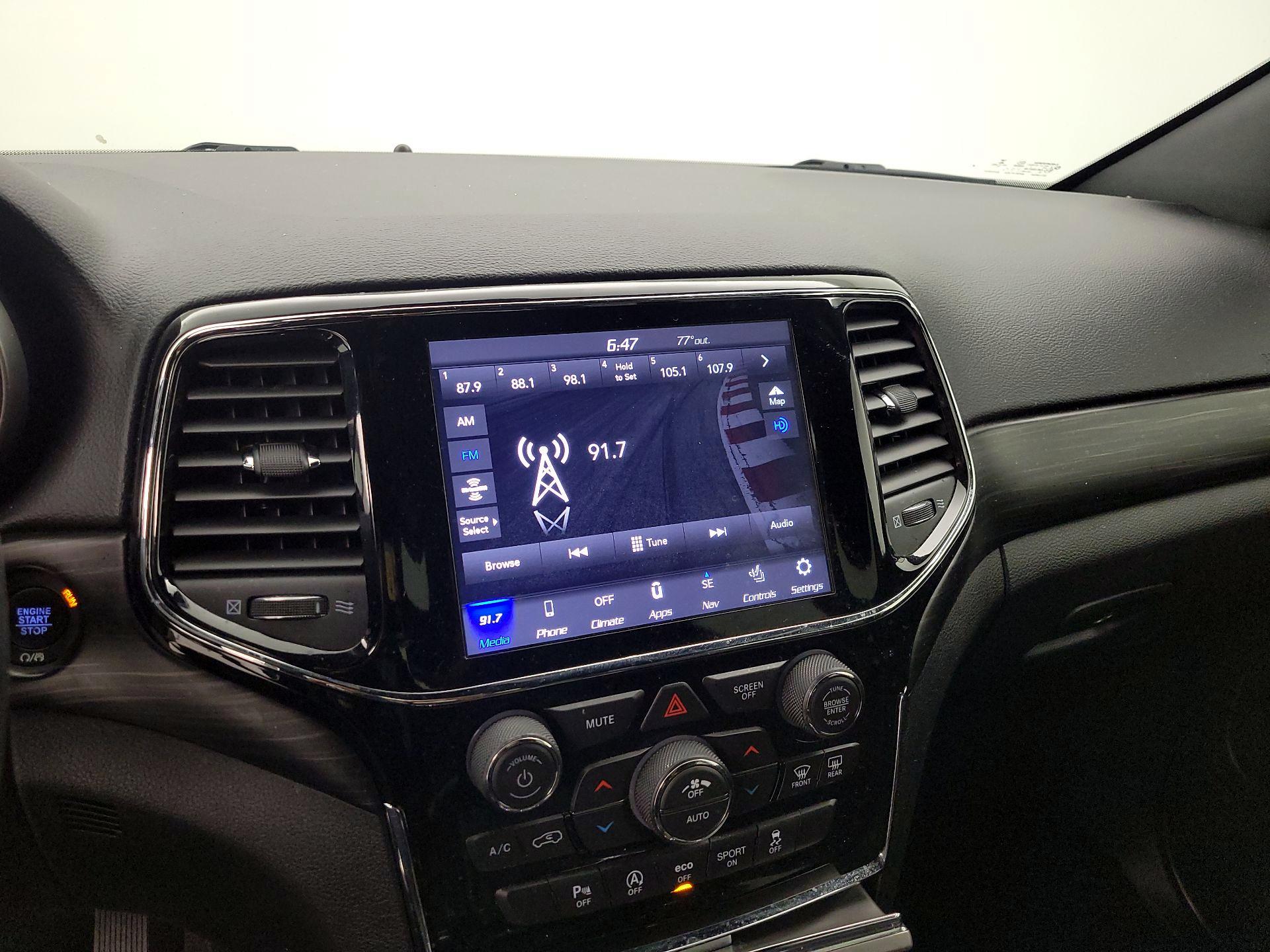 Thumbnail: 2020 Jeep Grand Cherokee - 16