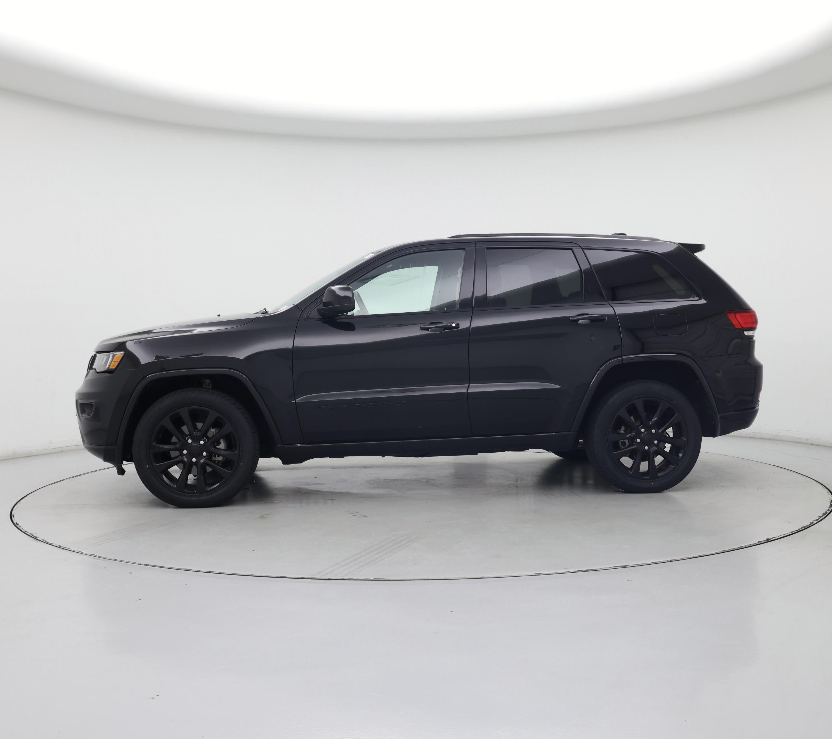 Thumbnail: 2020 Jeep Grand Cherokee - 3