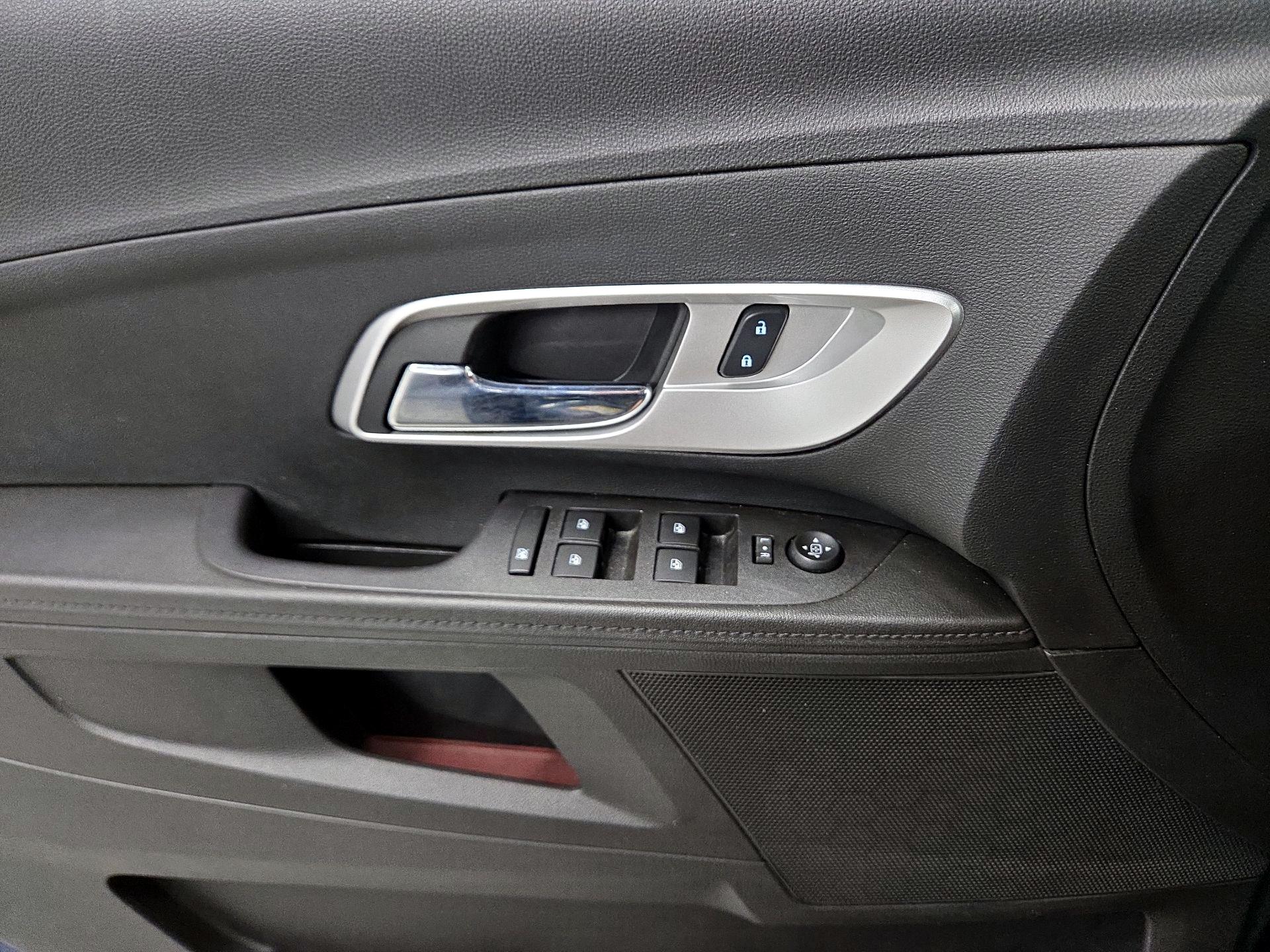 Thumbnail: 2016 Chevrolet Equinox - 12