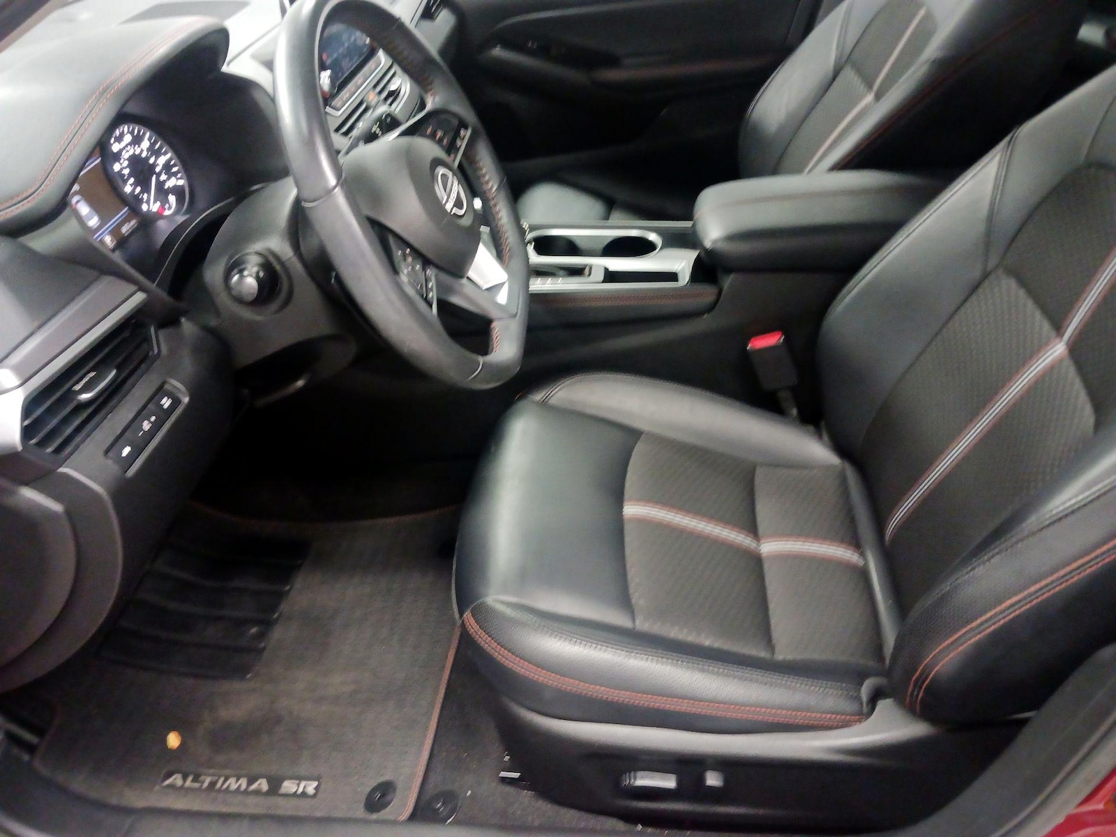 2024 Nissan Altima SR - Photo 12