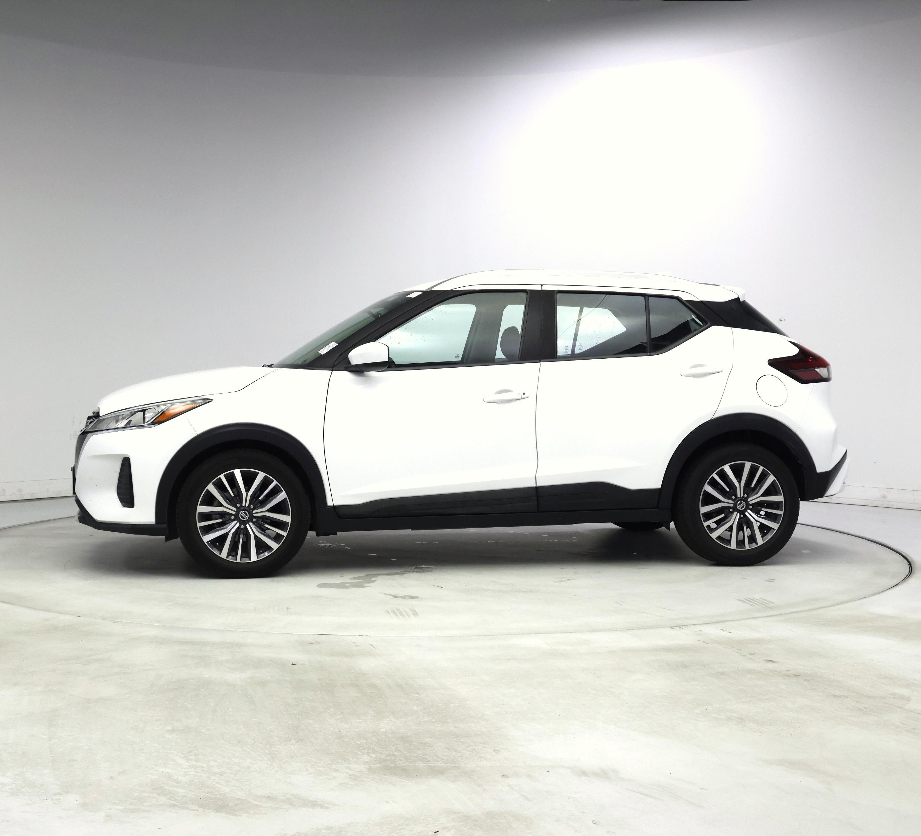 Thumbnail: 2021 Nissan Kicks - 3
