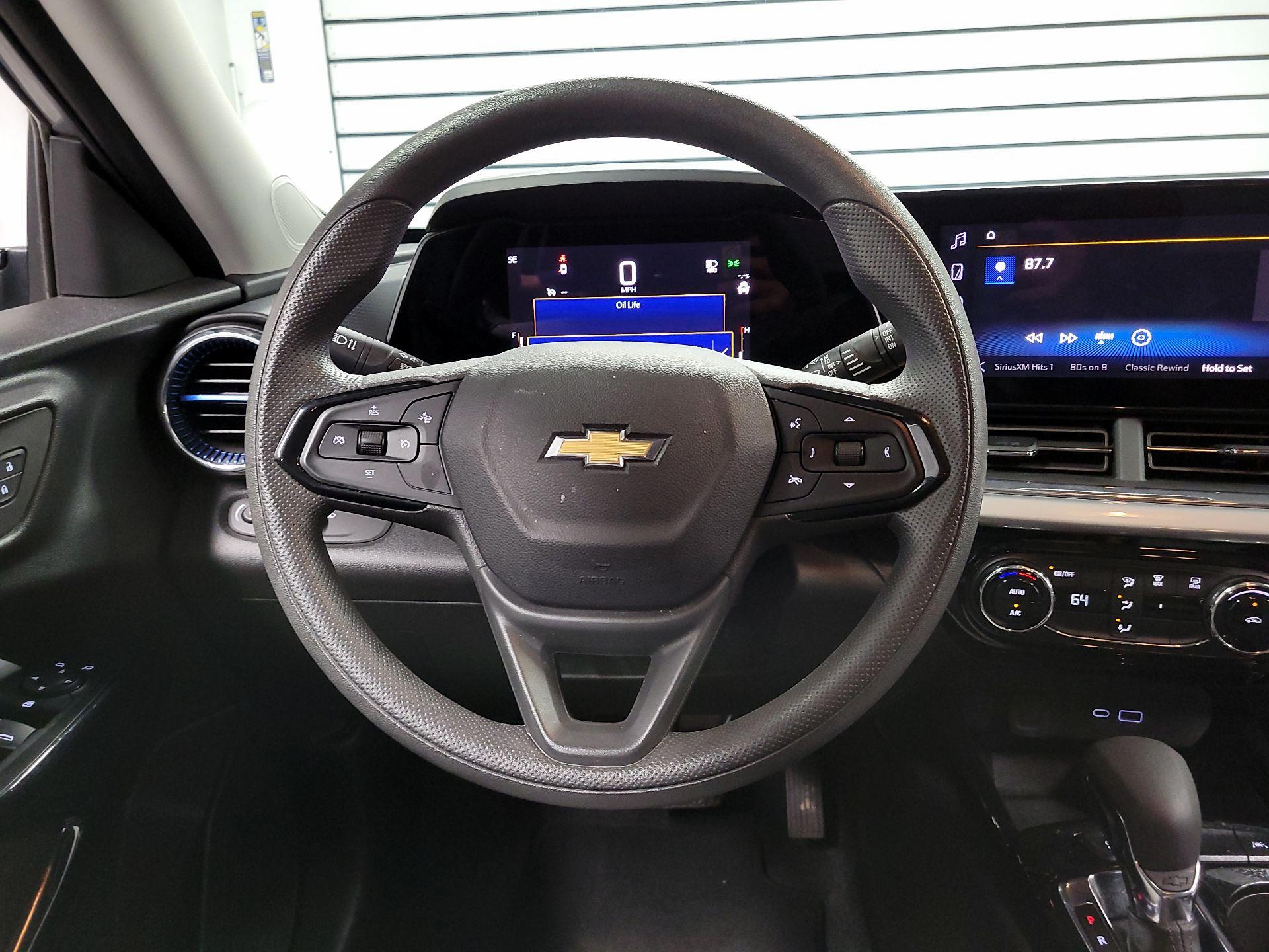 Thumbnail: 2025 Chevrolet Trax - 10