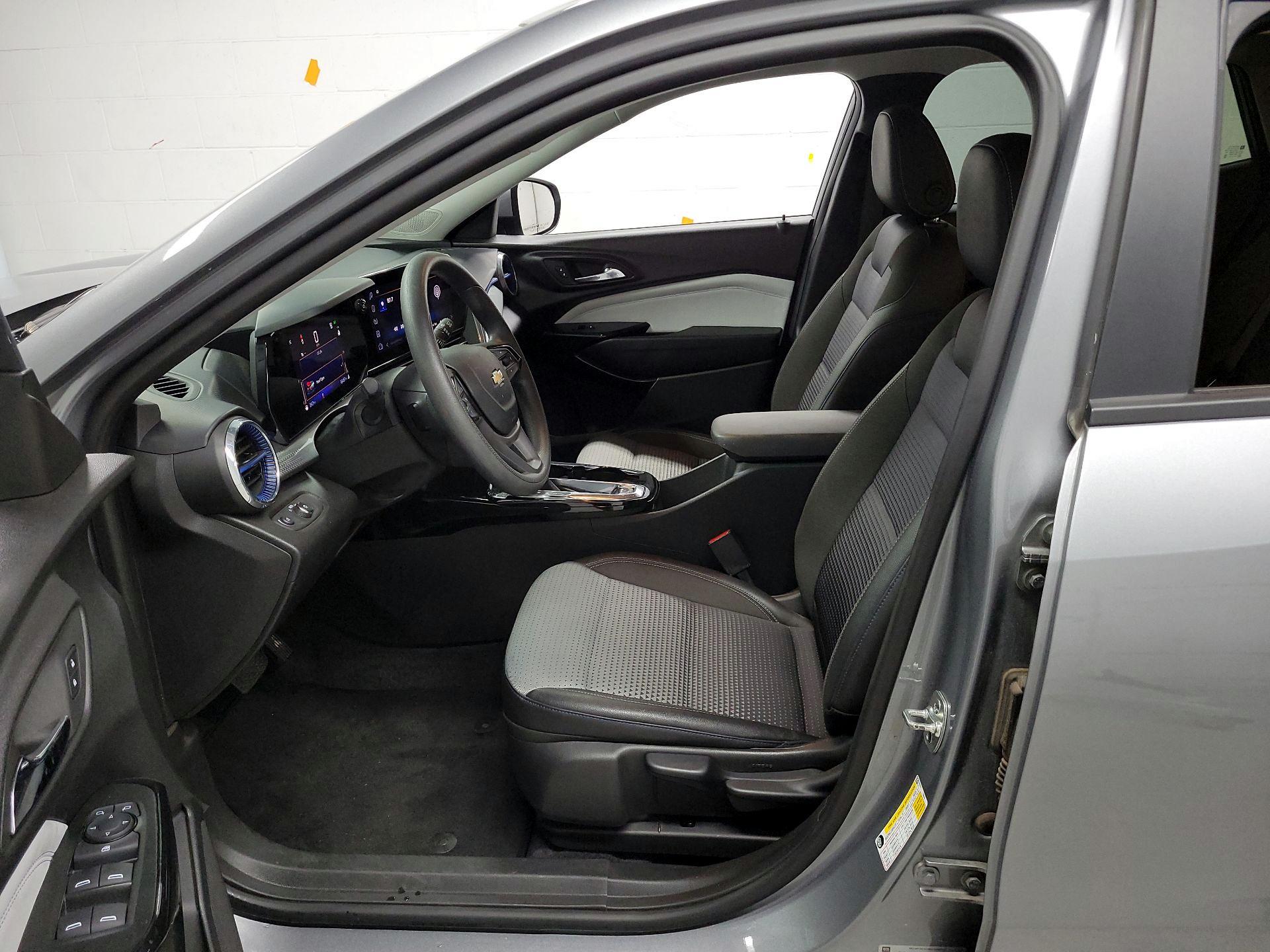Thumbnail: 2025 Chevrolet Trax - 11