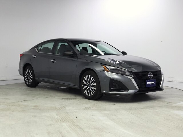 Gray 2025 Nissan Altima 2.5 SV FWD Sedan Front-Wheel Drive Automatic