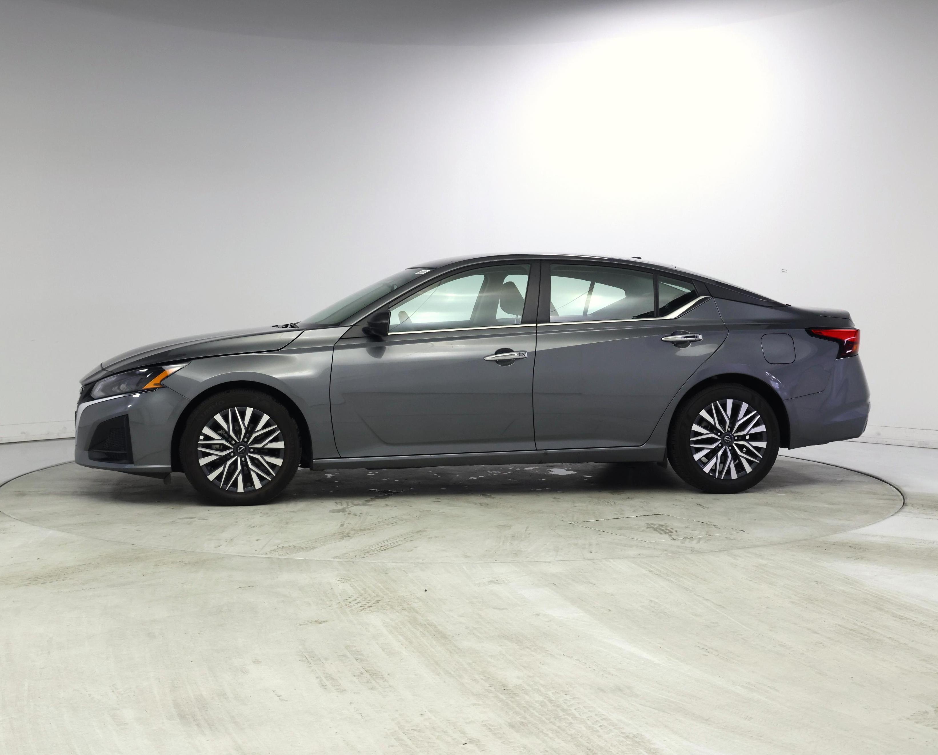 Thumbnail: 2025 Nissan Altima - 3