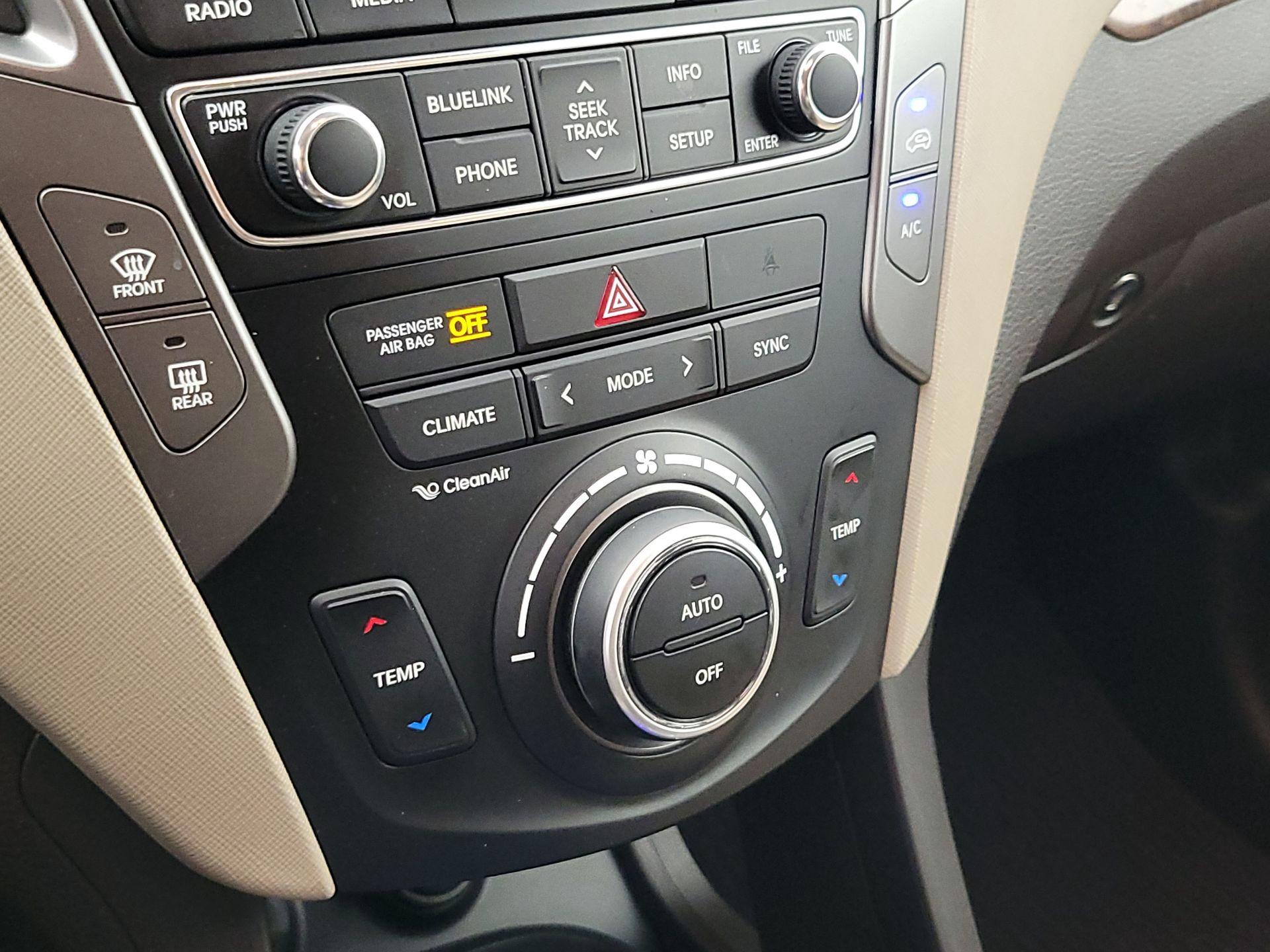Thumbnail: 2018 Hyundai Santa Fe - 16
