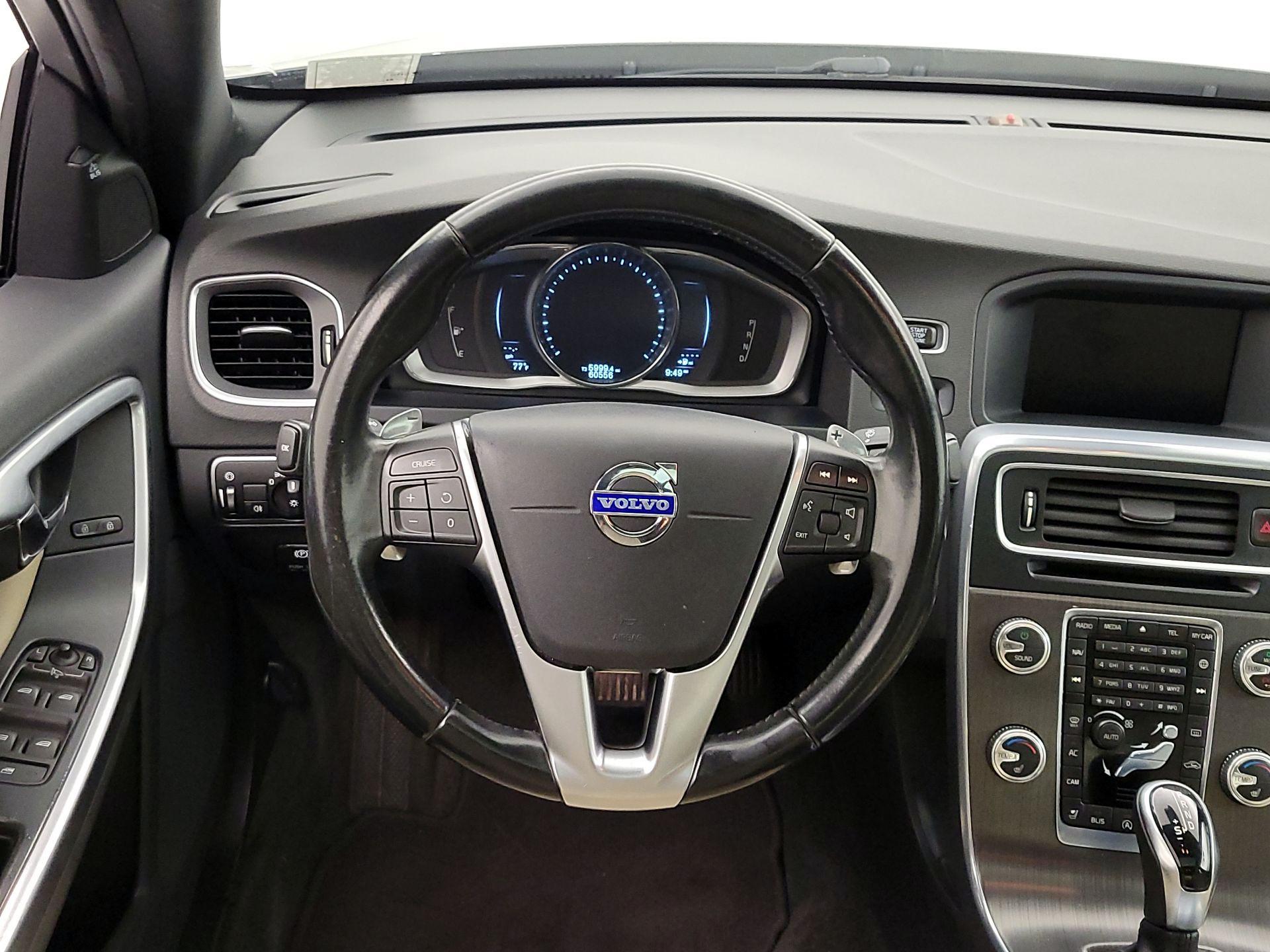 Thumbnail: 2015 Volvo S60 - 10
