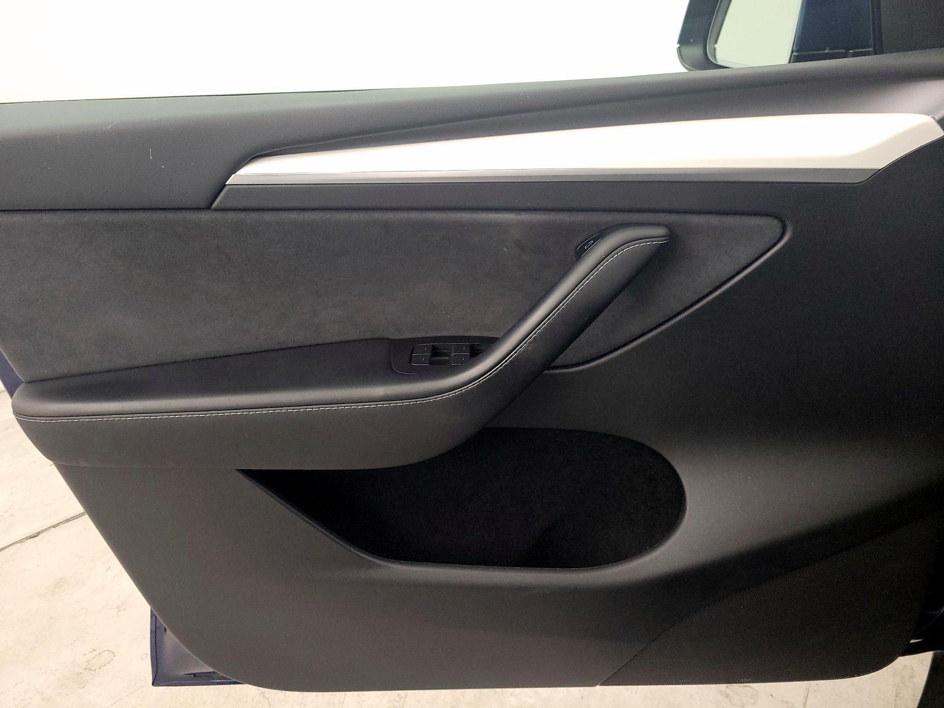 Thumbnail: 2023 Tesla Model Y - 12