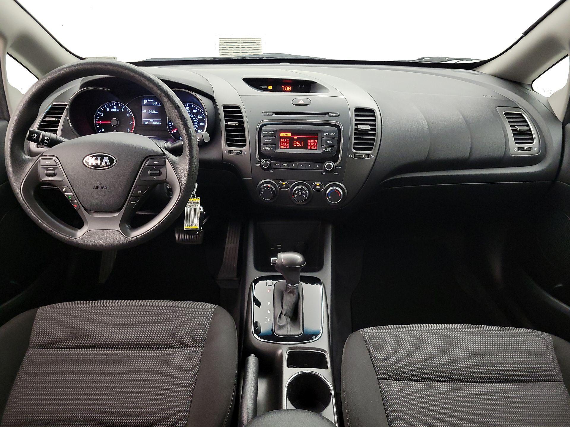 Thumbnail: 2017 Kia Forte - 9