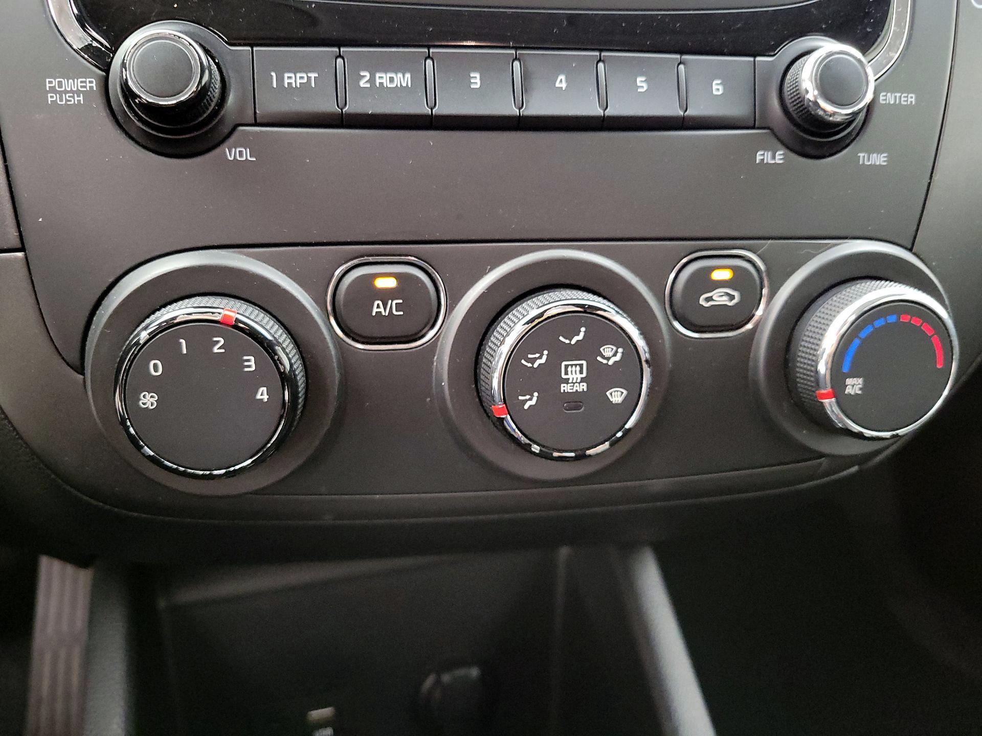 Thumbnail: 2017 Kia Forte - 15