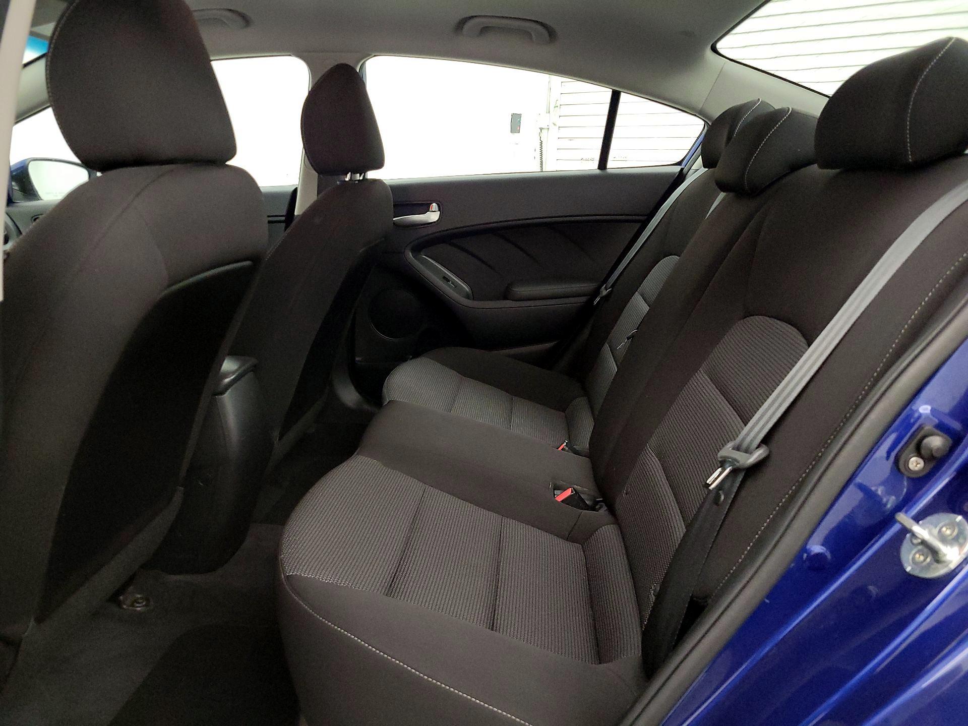 Thumbnail: 2017 Kia Forte - 18