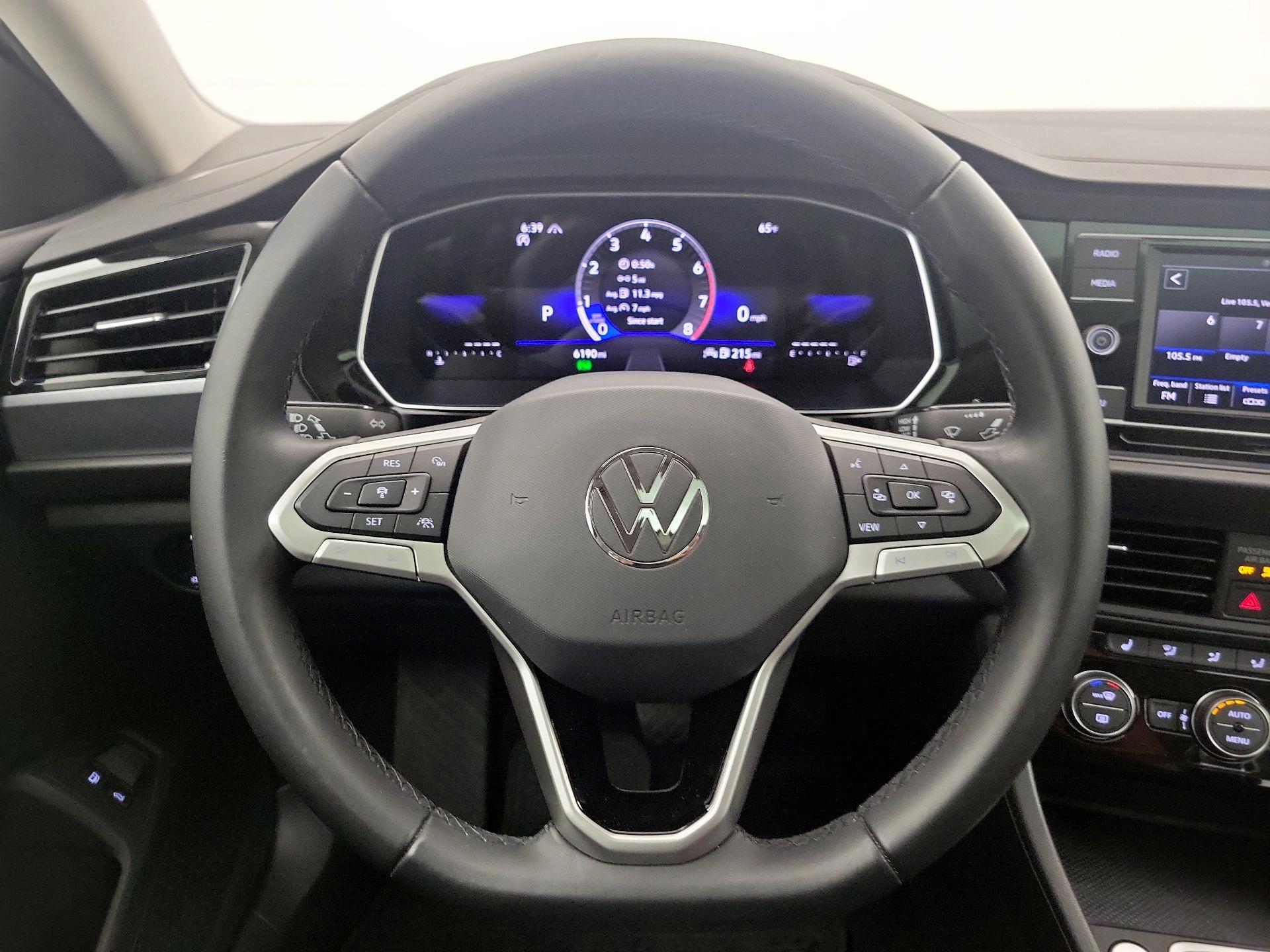 Thumbnail: 2023 Volkswagen Jetta - 10