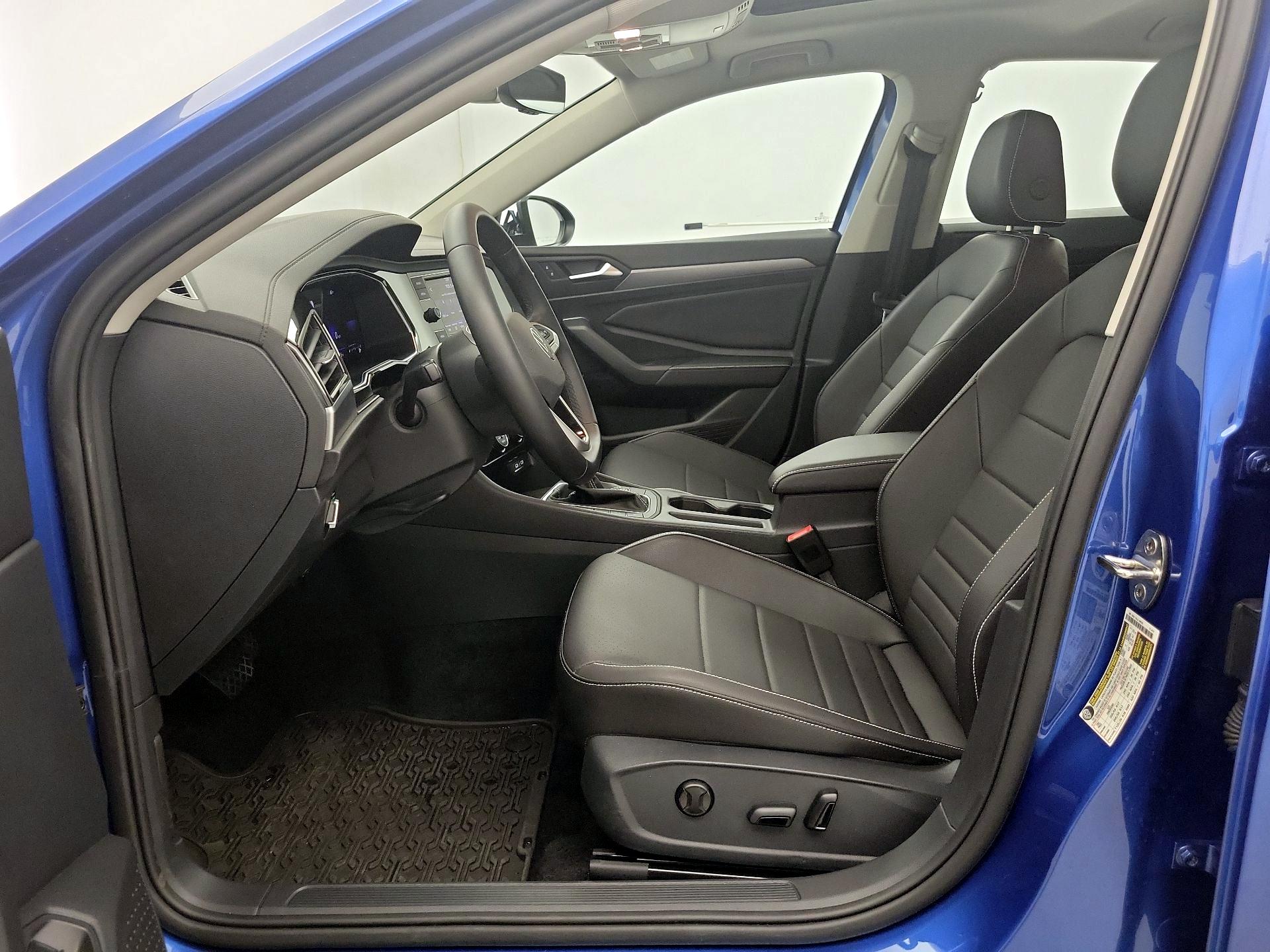 Thumbnail: 2023 Volkswagen Jetta - 11