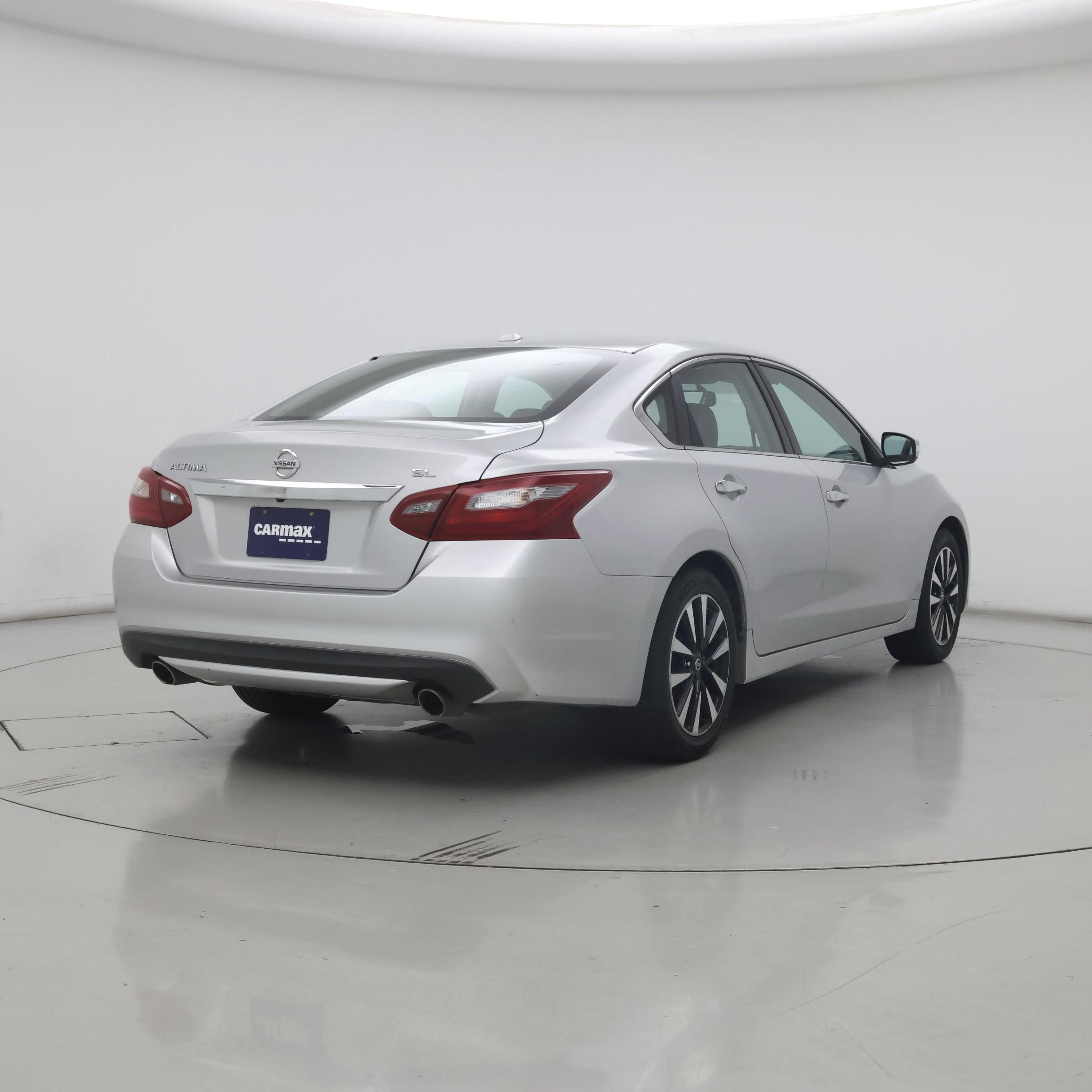Thumbnail: 2018 Nissan Altima - 8