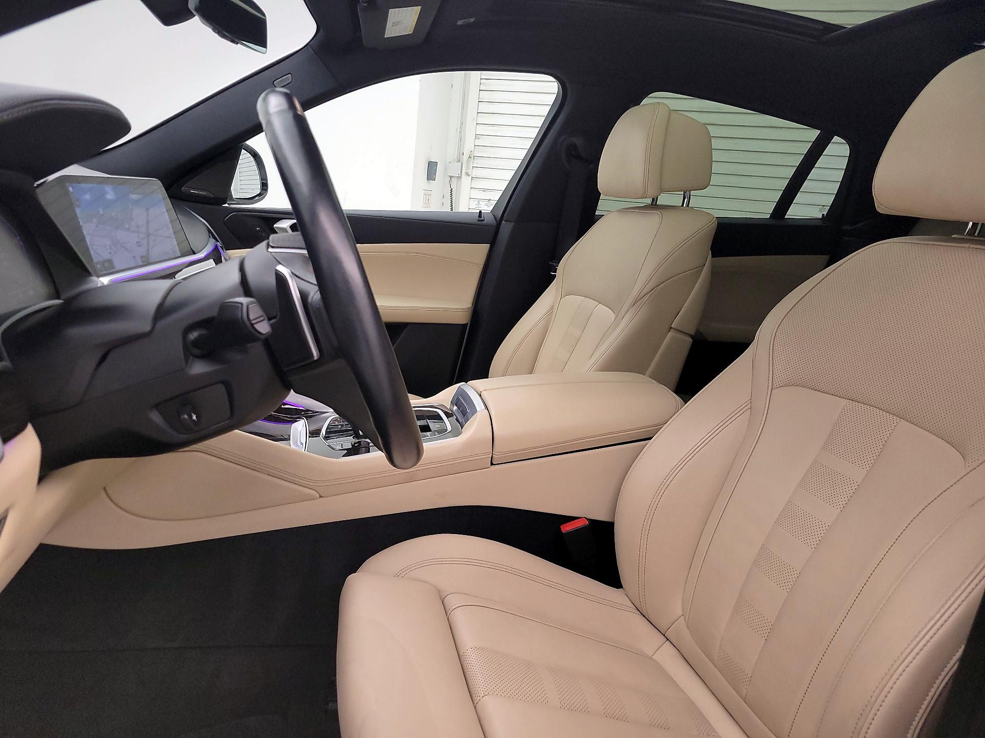 Thumbnail: 2021 BMW X6 - 11