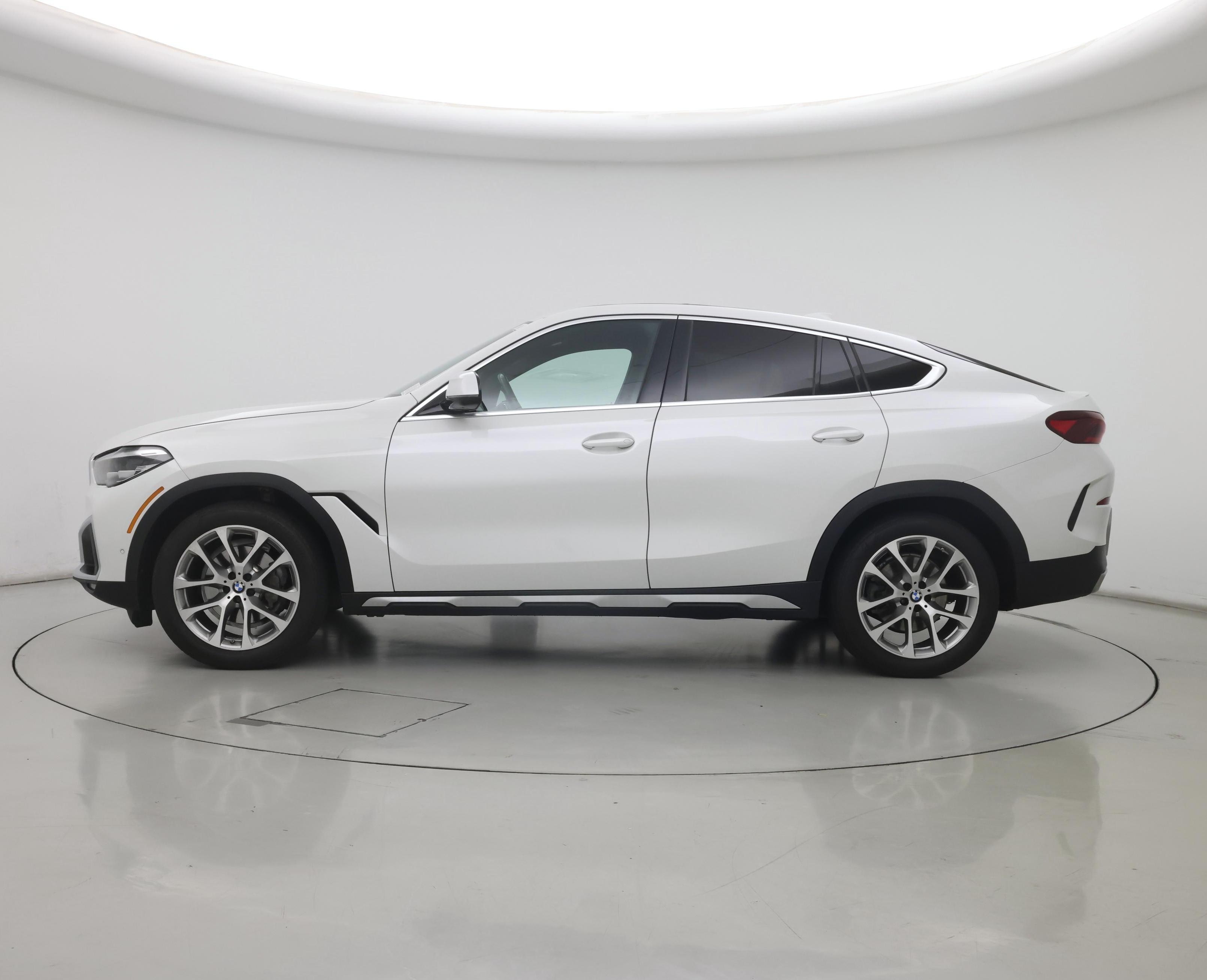 Thumbnail: 2021 BMW X6 - 3