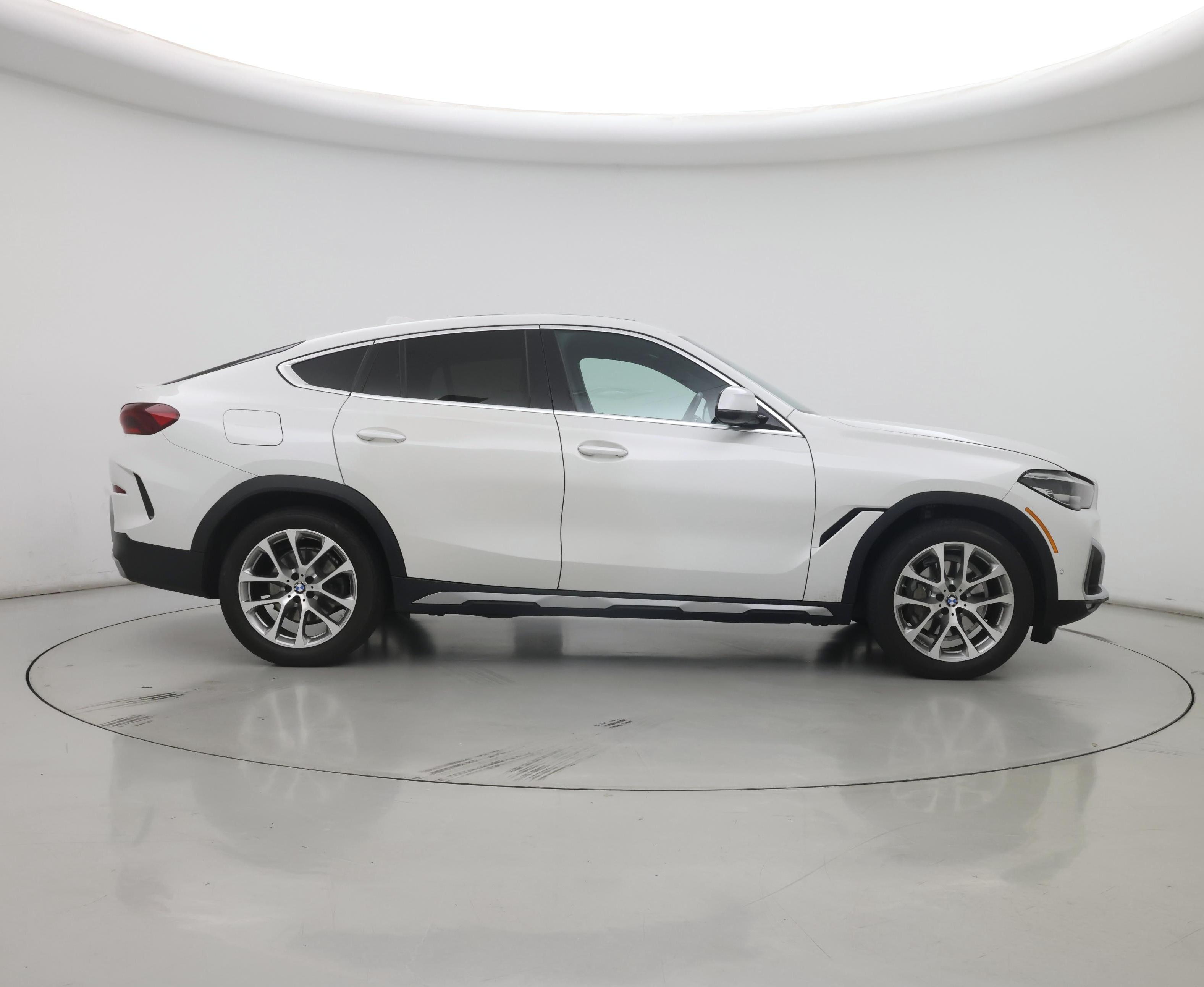 Thumbnail: 2021 BMW X6 - 7