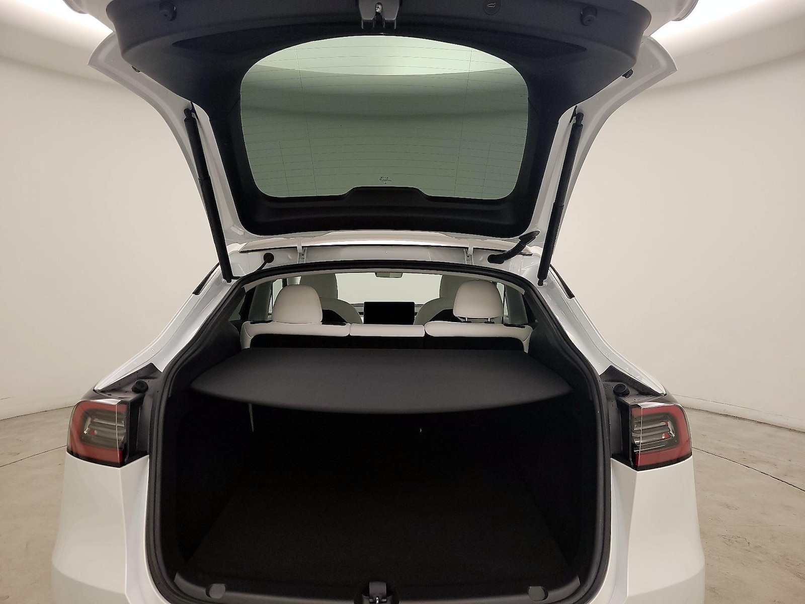 2023 Tesla Model Y Long Range - Photo 20
