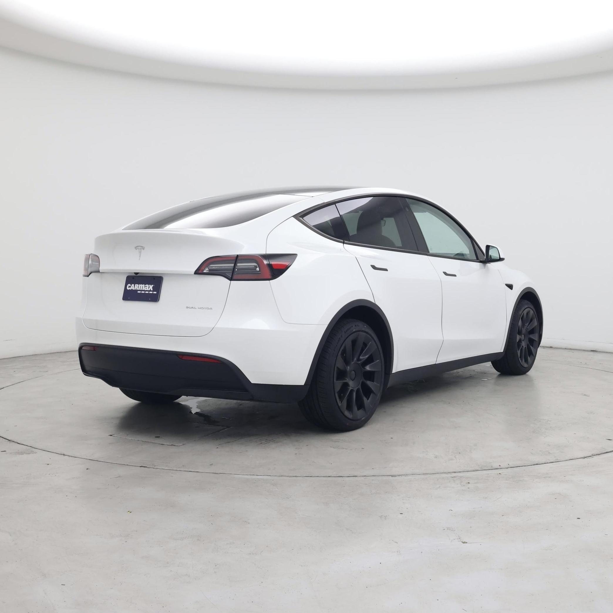 Thumbnail: 2023 Tesla Model Y - 8