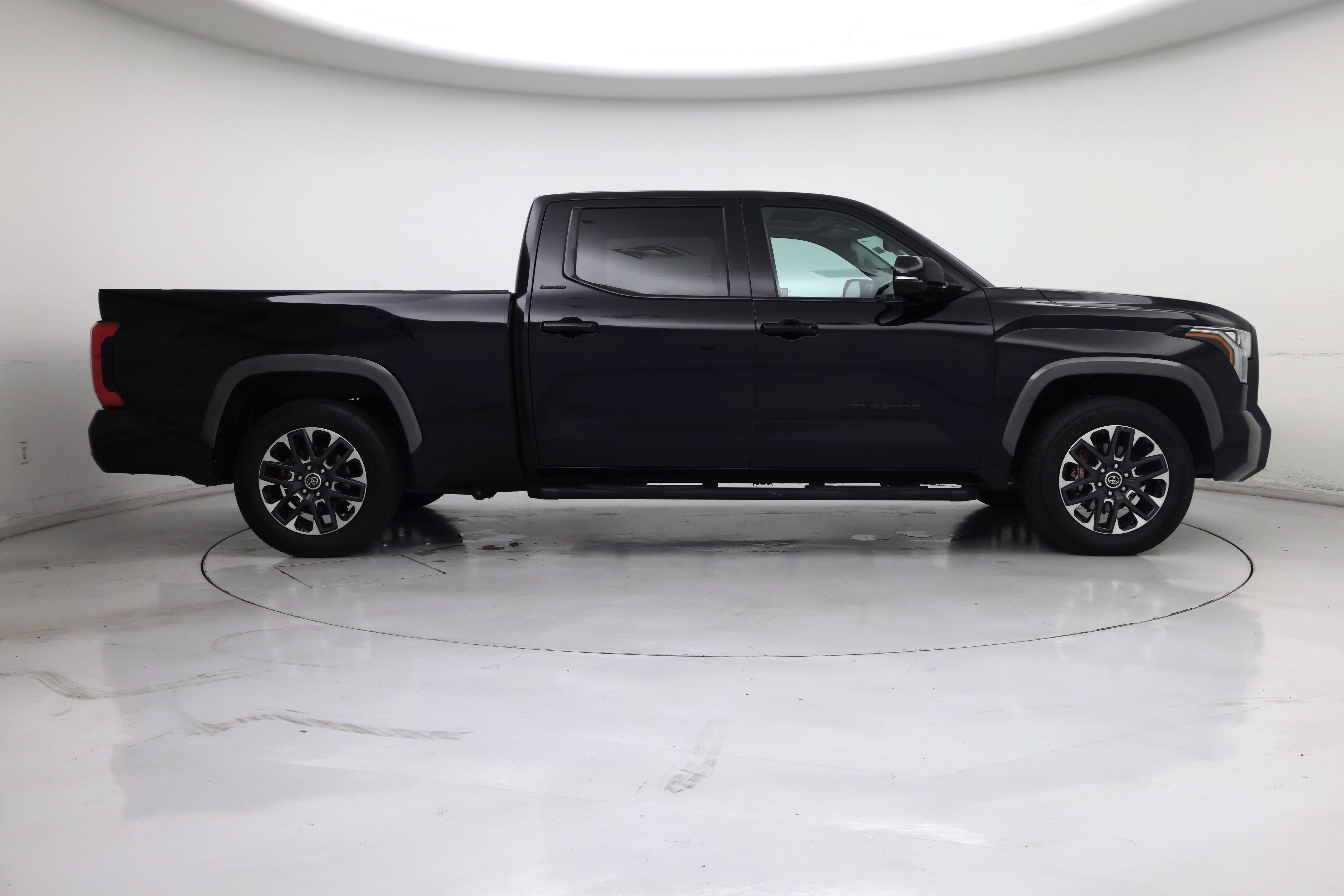 Thumbnail: 2022 Toyota Tundra - 7