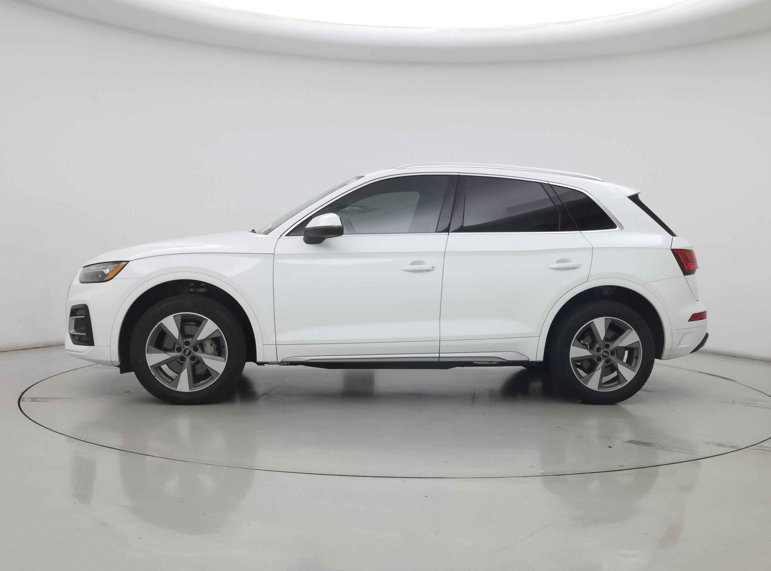 Thumbnail: 2023 Audi Q5 - 3
