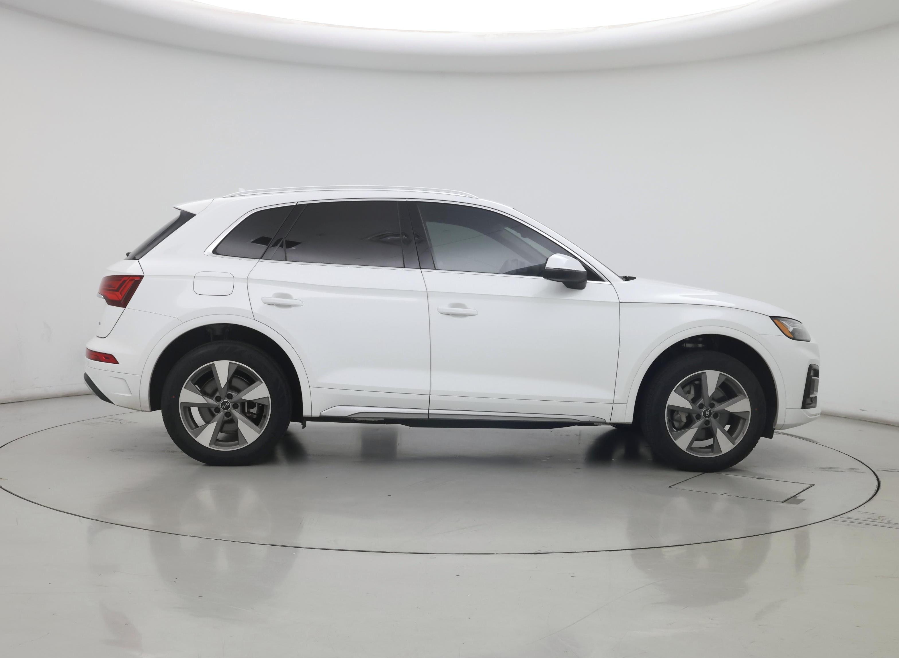 Thumbnail: 2023 Audi Q5 - 7