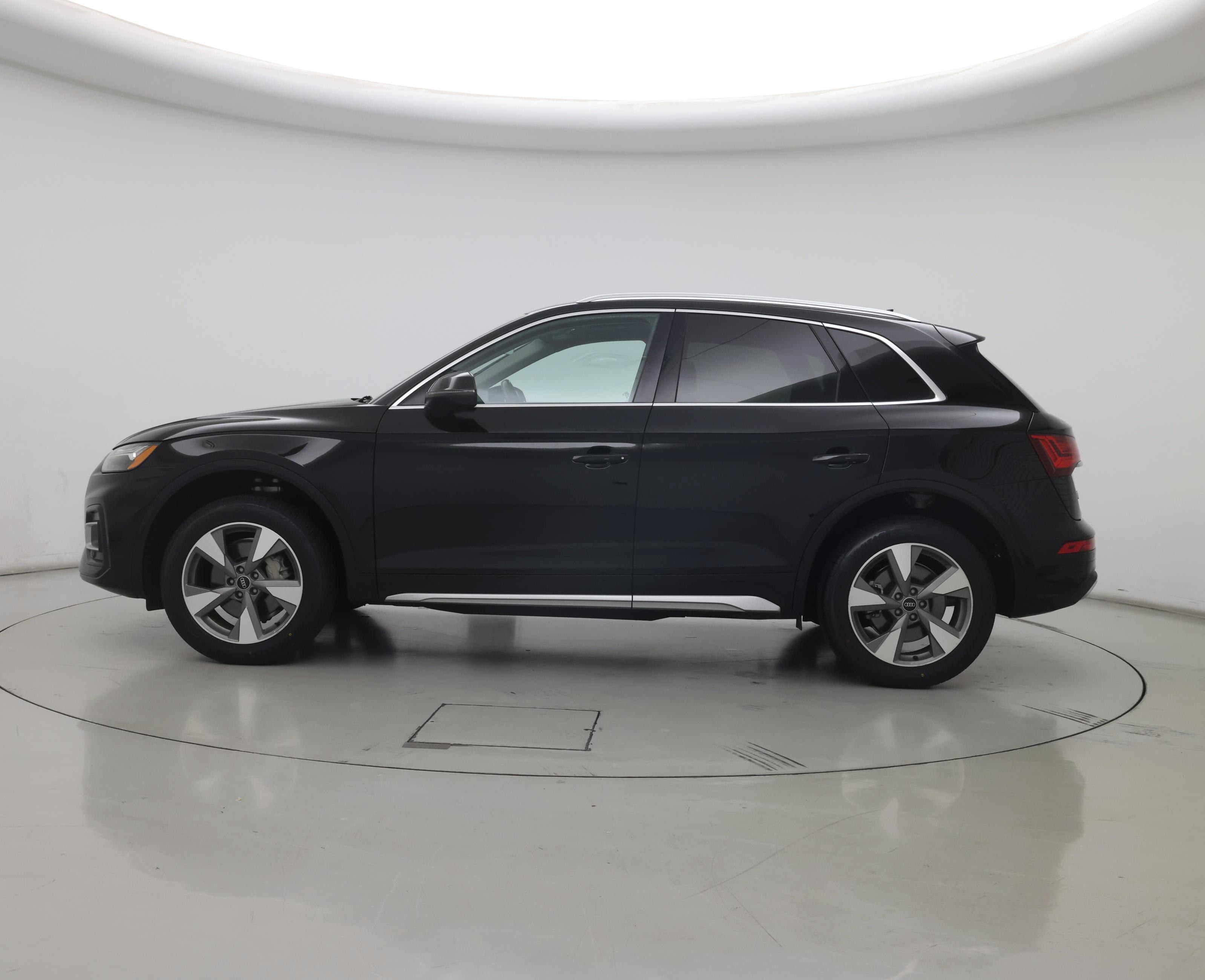 Thumbnail: 2023 Audi Q5 - 3