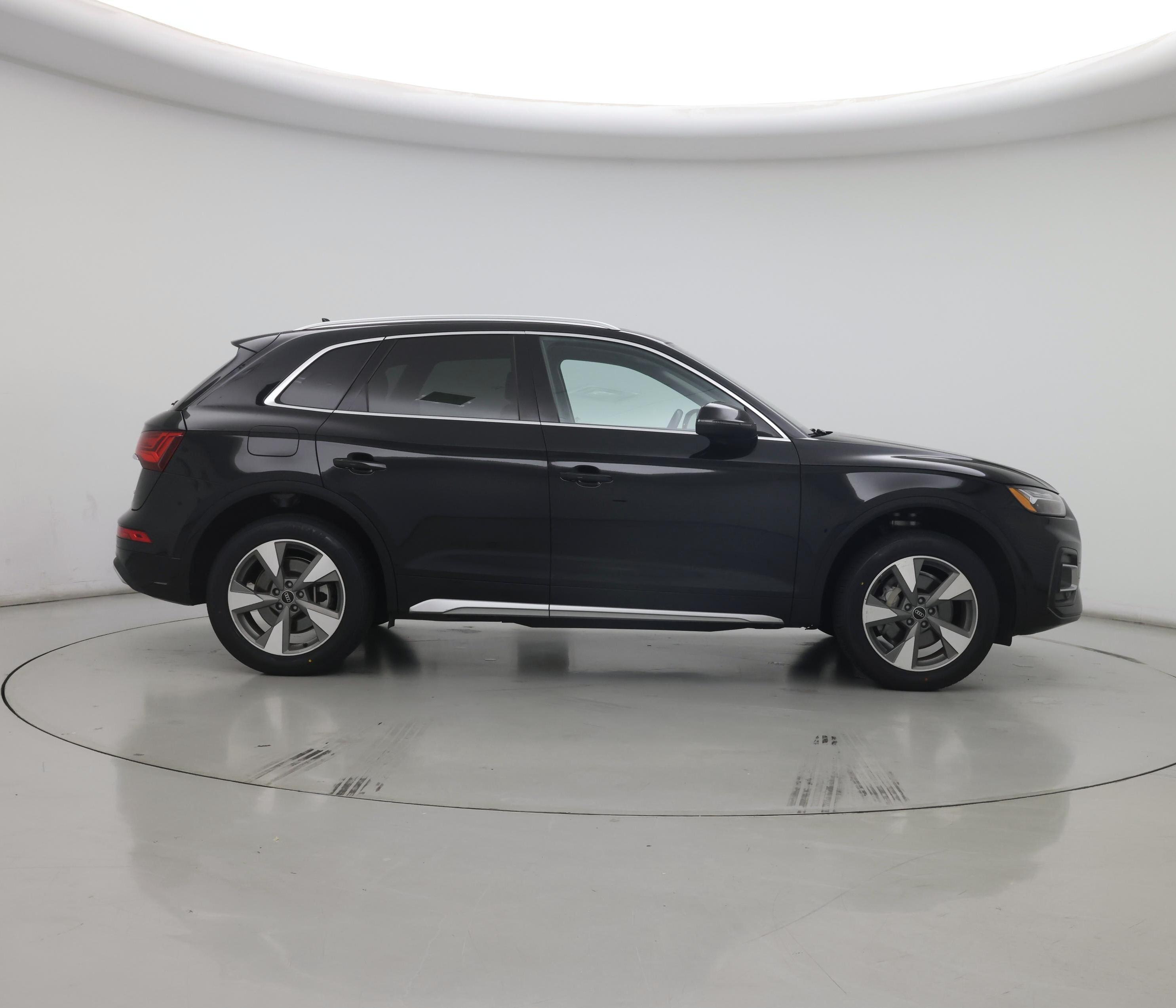 Thumbnail: 2023 Audi Q5 - 7