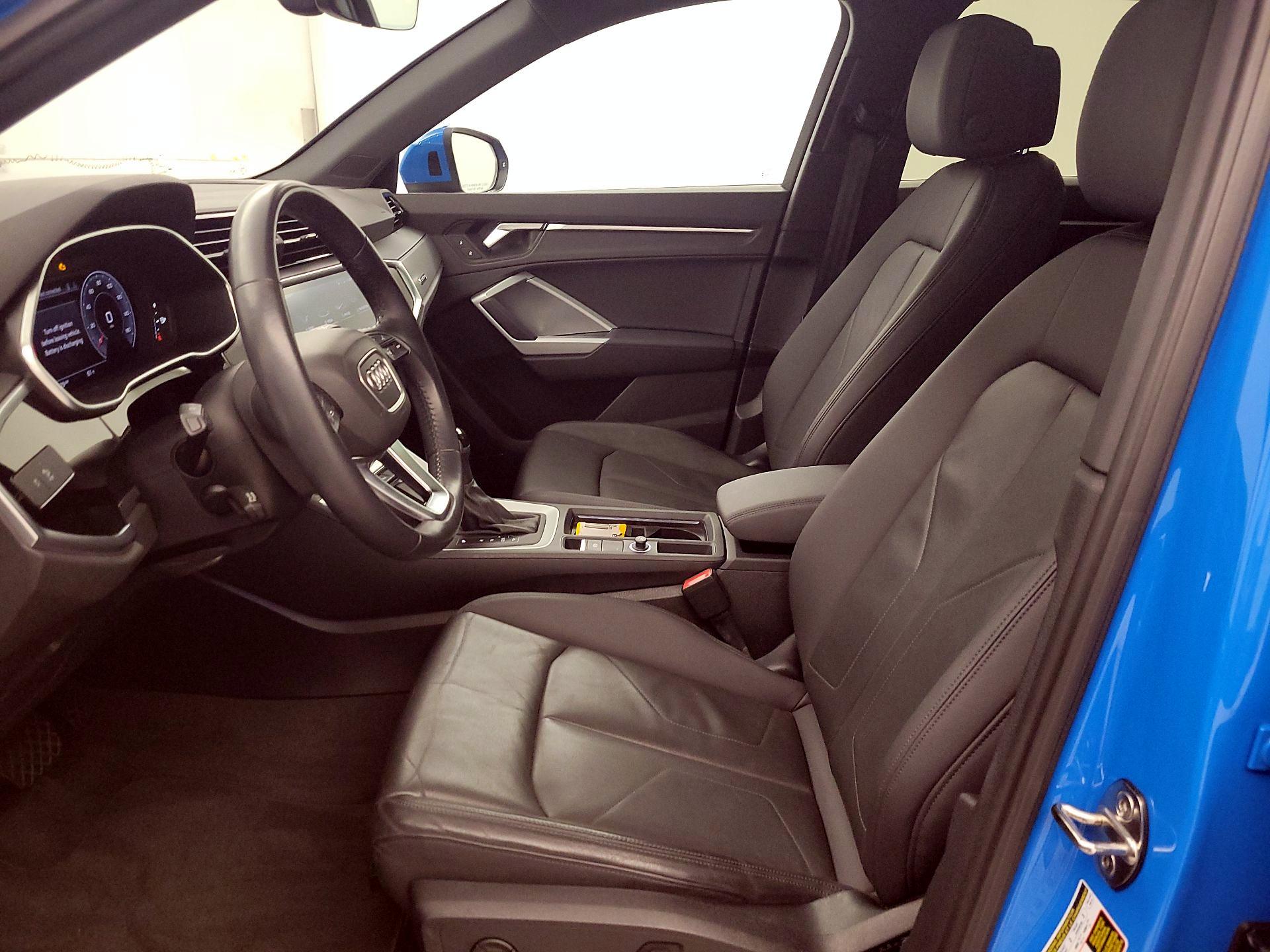 Thumbnail: 2019 Audi Q3 - 9