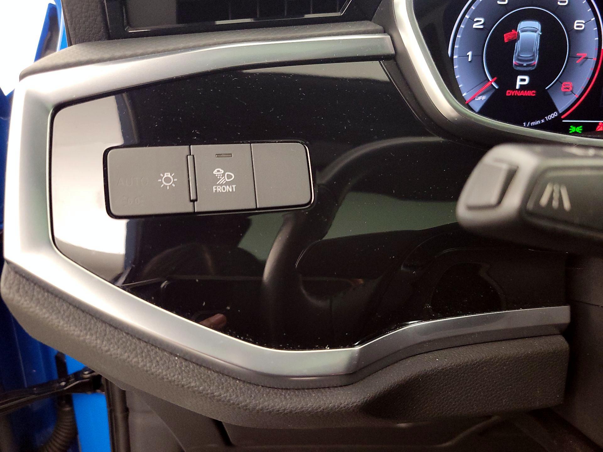 Thumbnail: 2019 Audi Q3 - 11