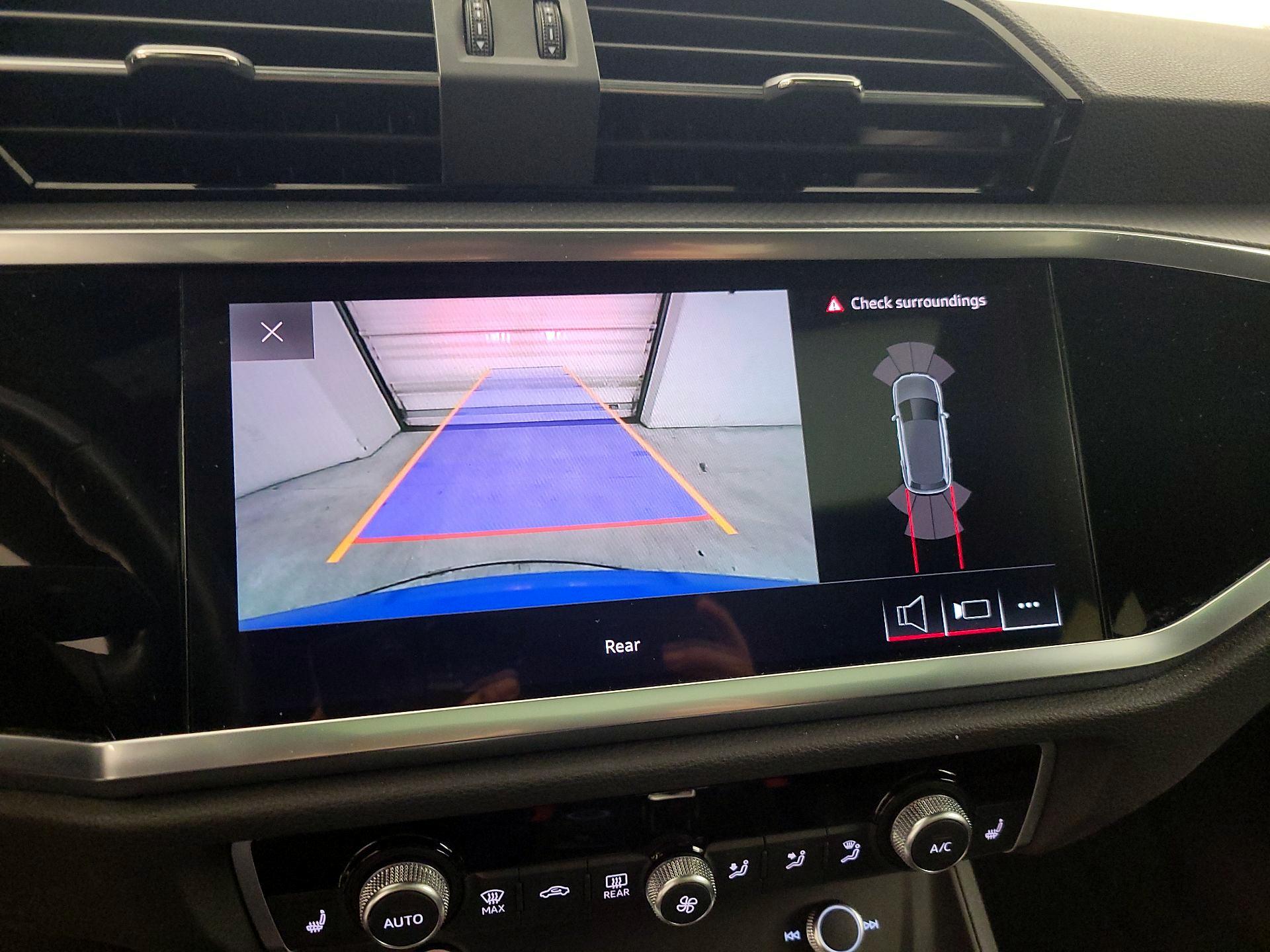 Thumbnail: 2019 Audi Q3 - 13