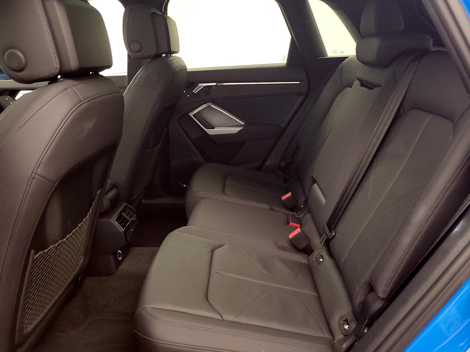 Thumbnail: 2019 Audi Q3 - 19
