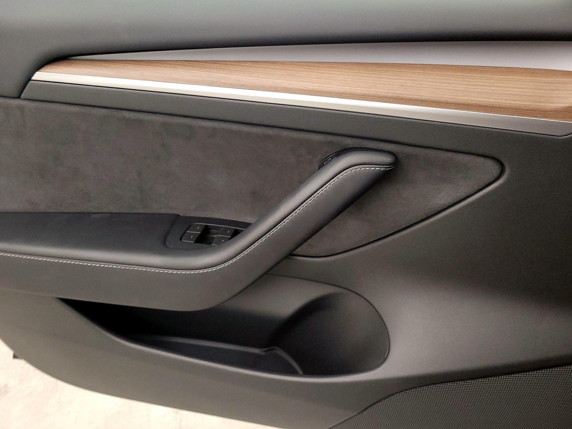 Thumbnail: 2023 Tesla Model 3 - 12