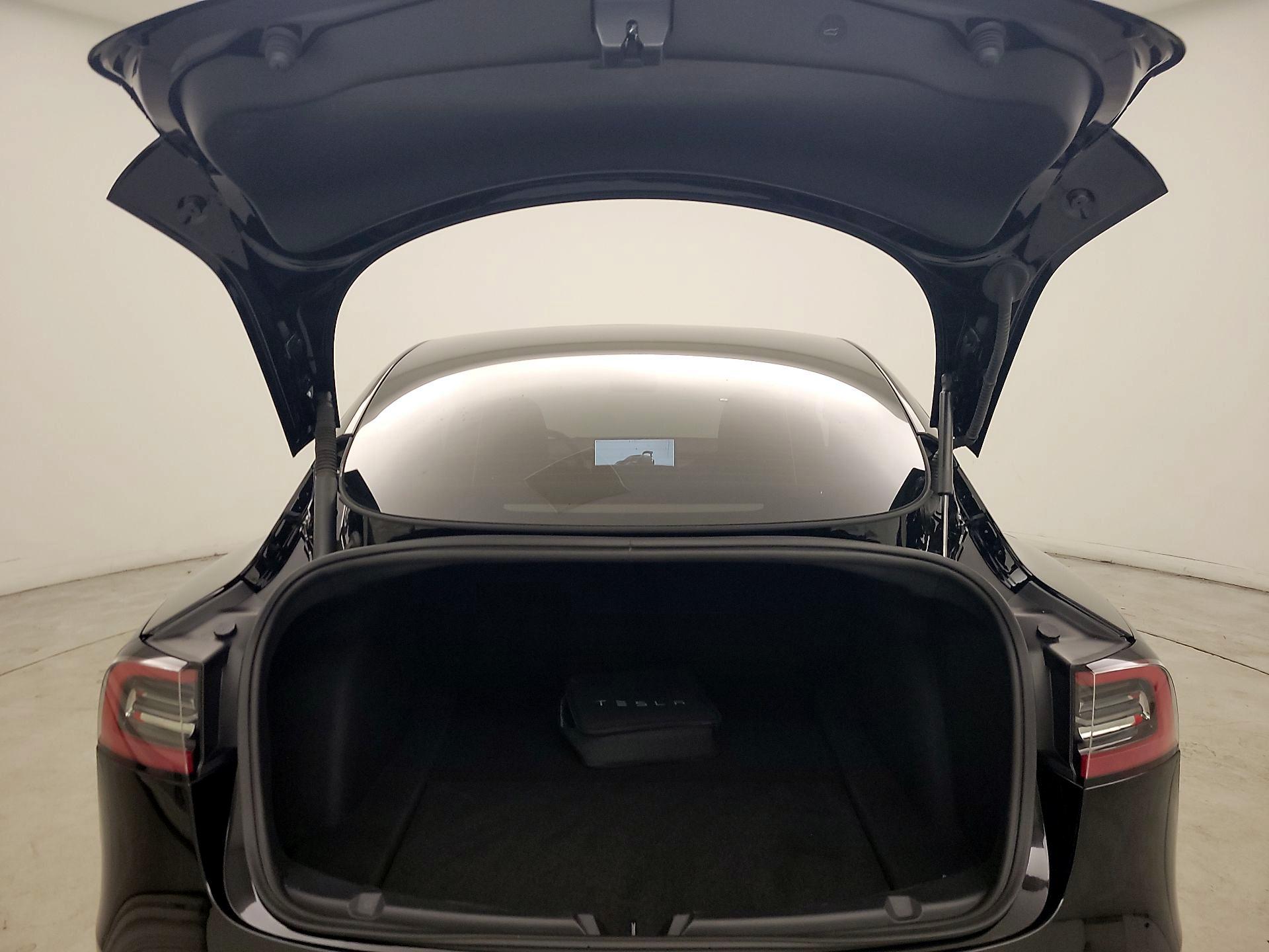 Thumbnail: 2023 Tesla Model 3 - 19