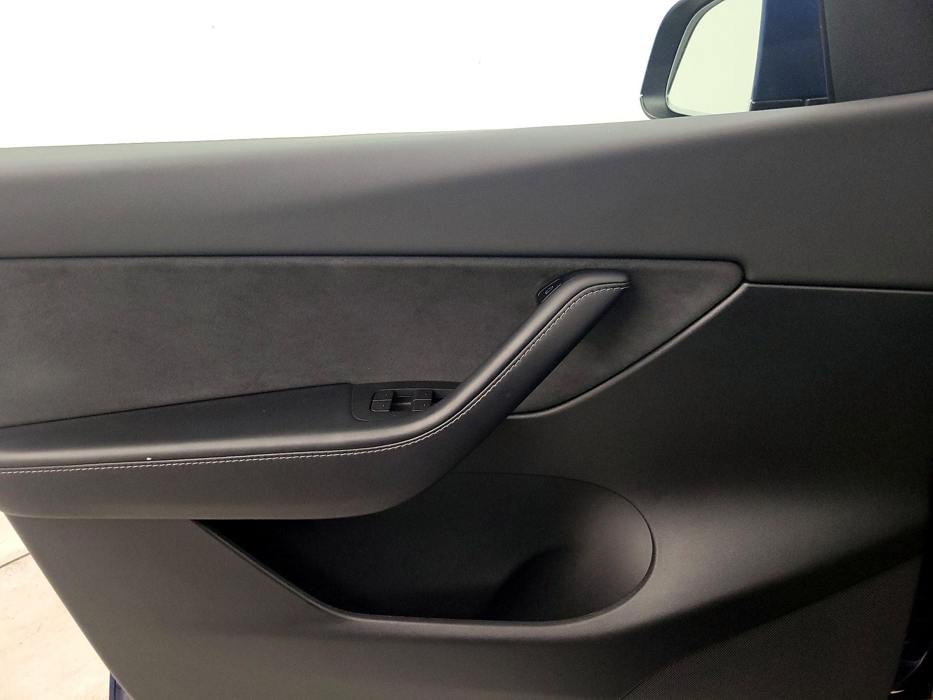 Thumbnail: 2021 Tesla Model Y - 10