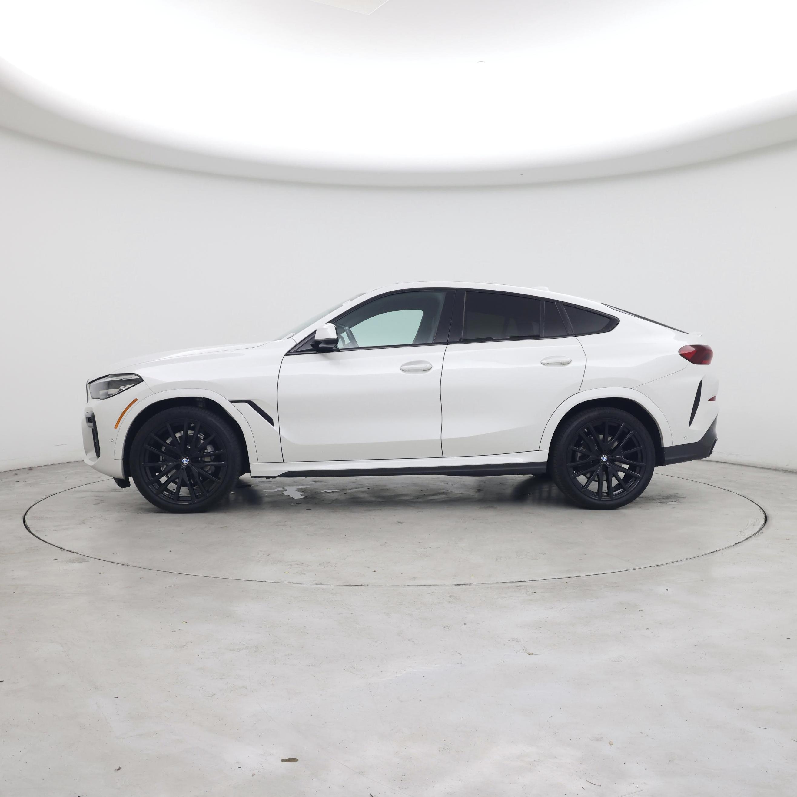 Thumbnail: 2023 BMW X6 - 3