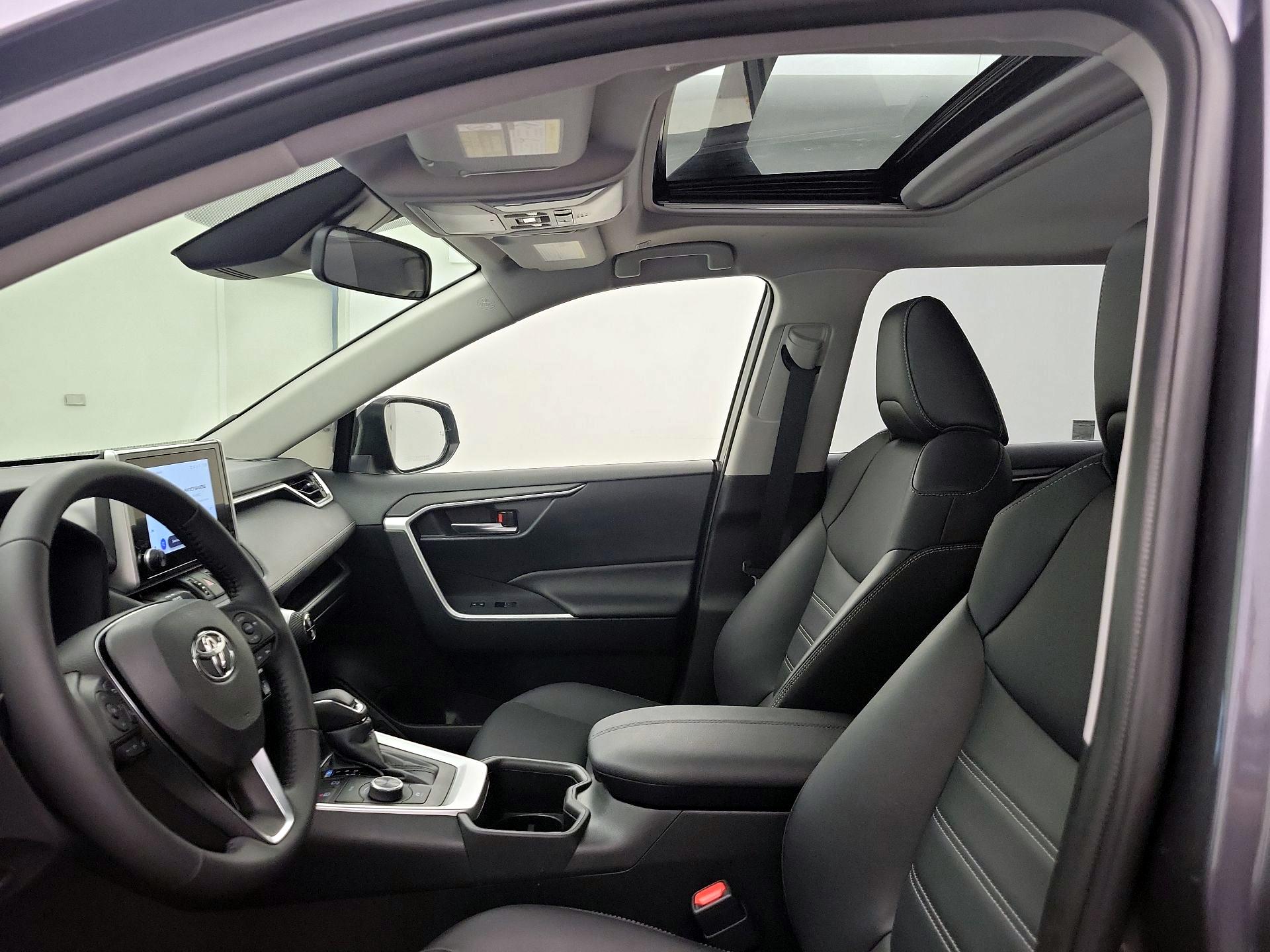 Thumbnail: 2025 Toyota RAV4 - 19