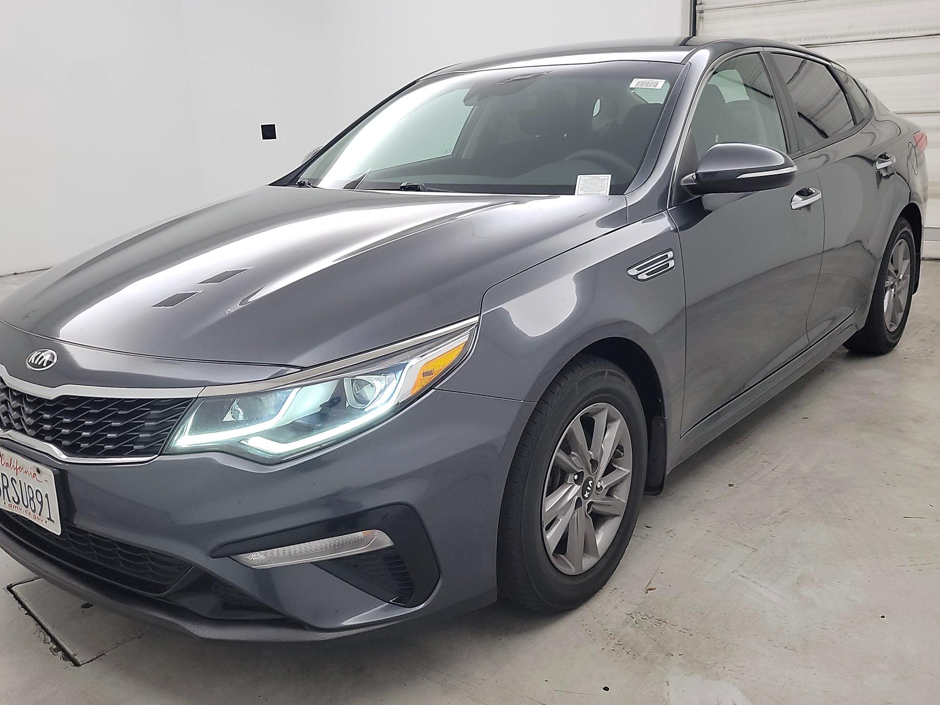 Thumbnail: 2020 Kia Optima - 3