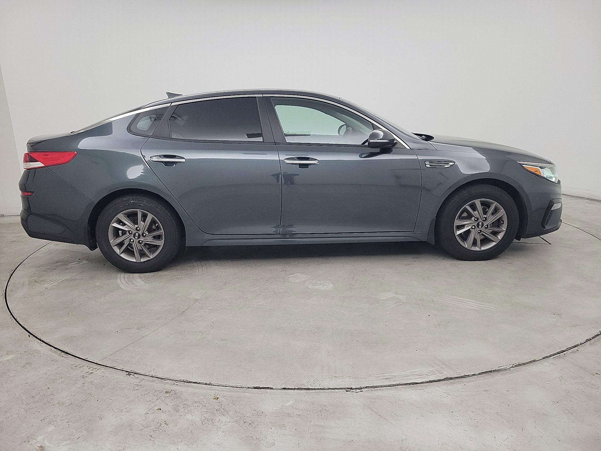 Thumbnail: 2020 Kia Optima - 4