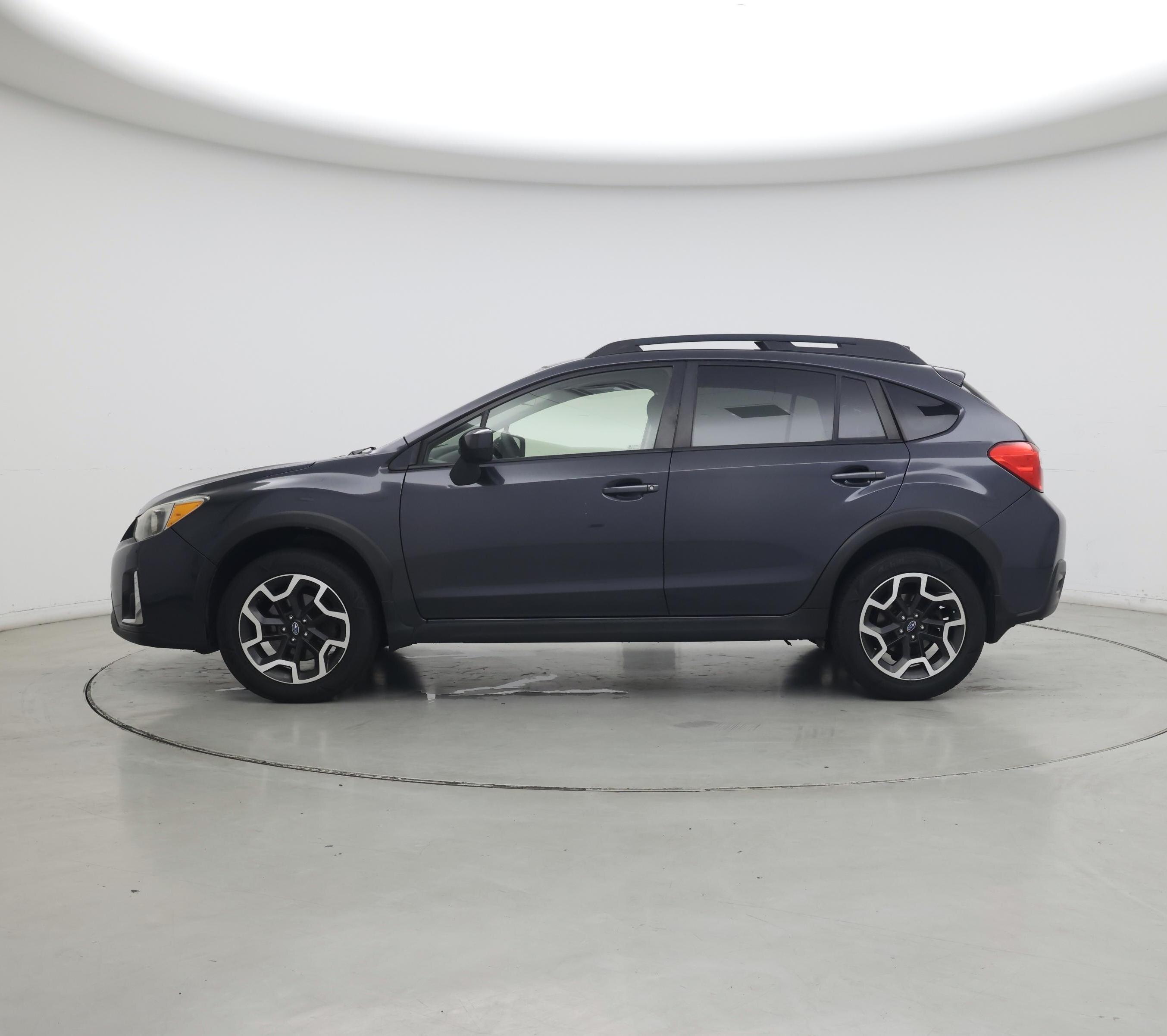 Thumbnail: 2017 Subaru Crosstrek - 3