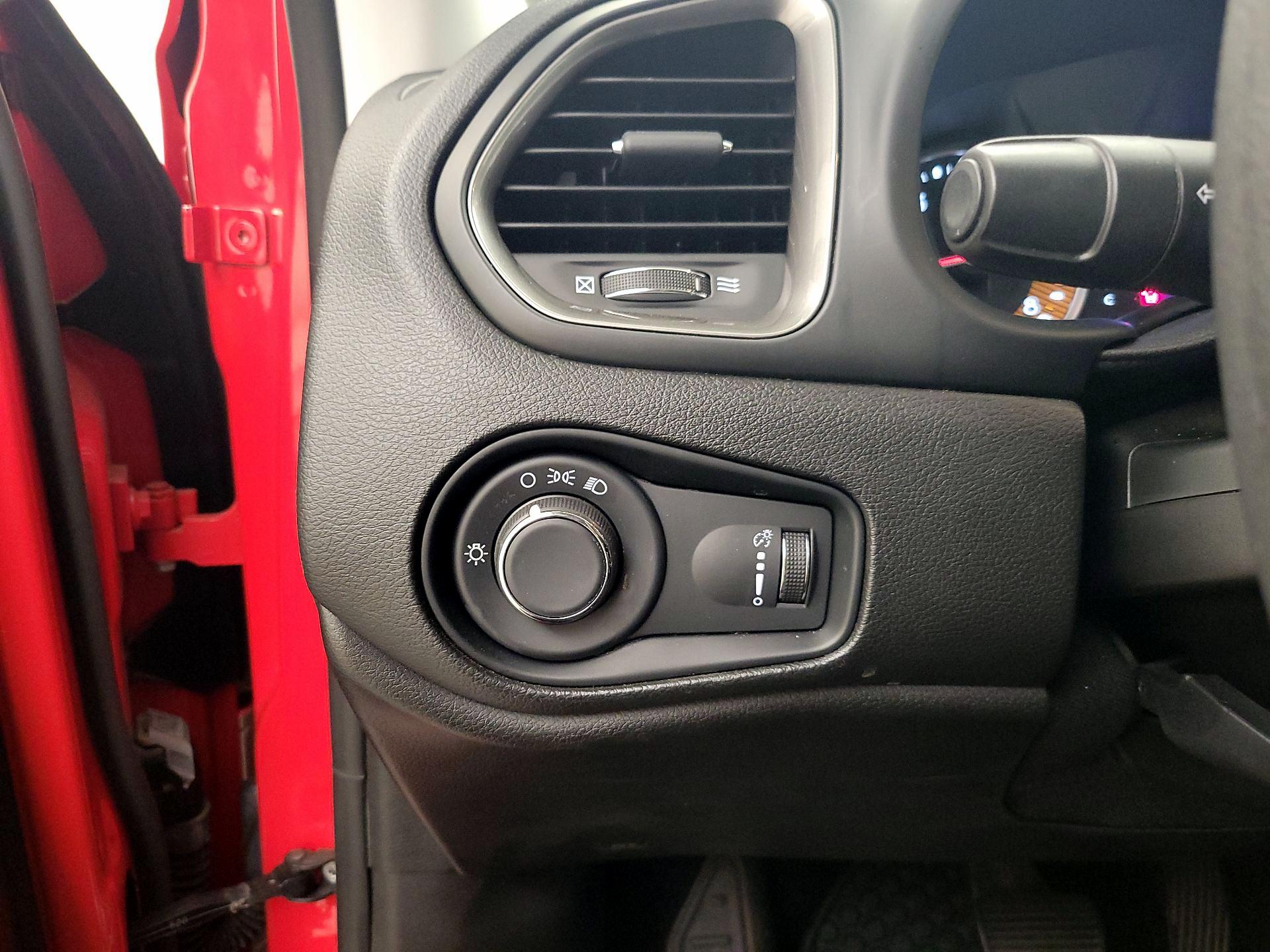 Thumbnail: 2022 Jeep Renegade - 13