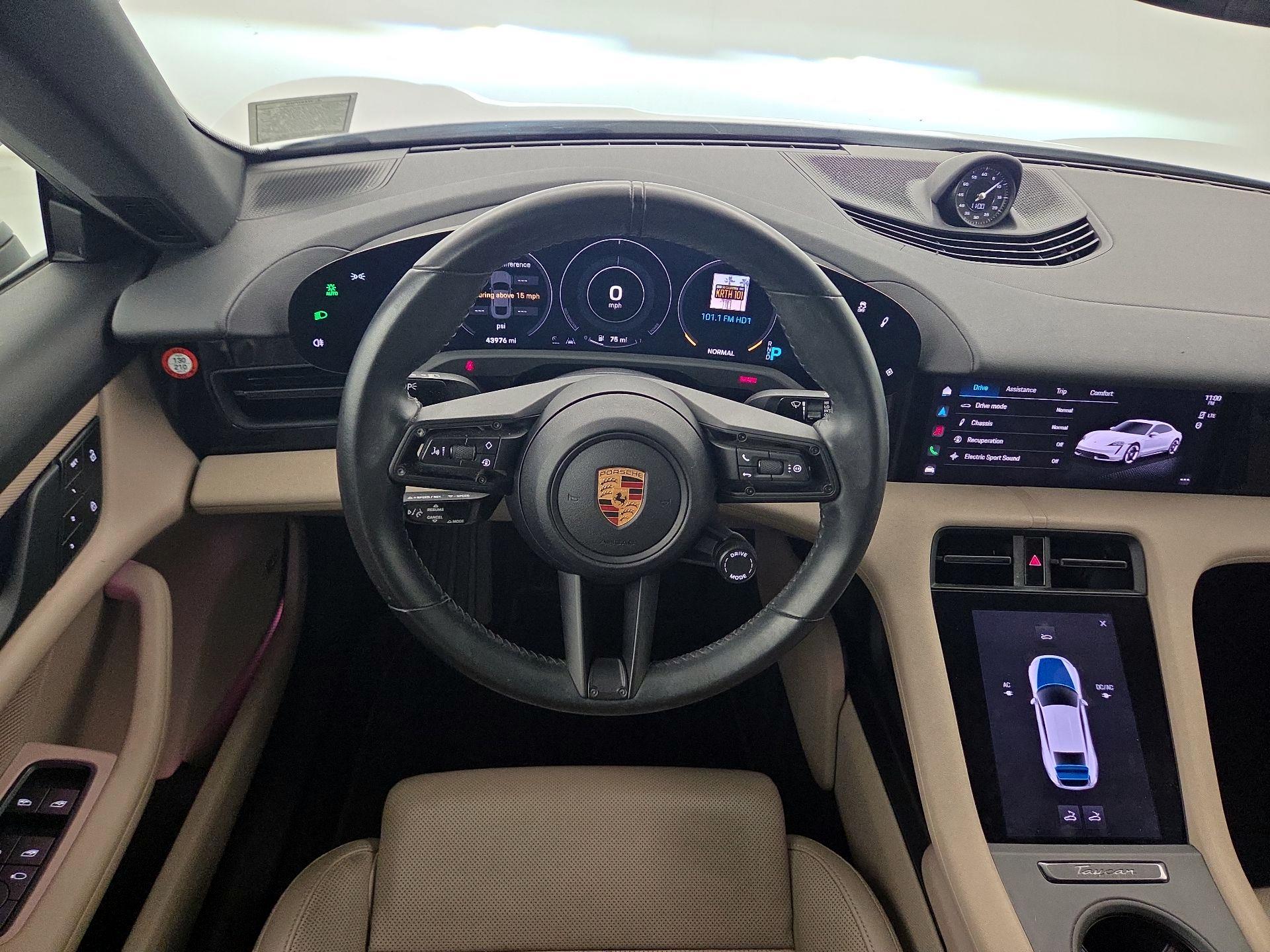 Thumbnail: 2022 Porsche Taycan - 10